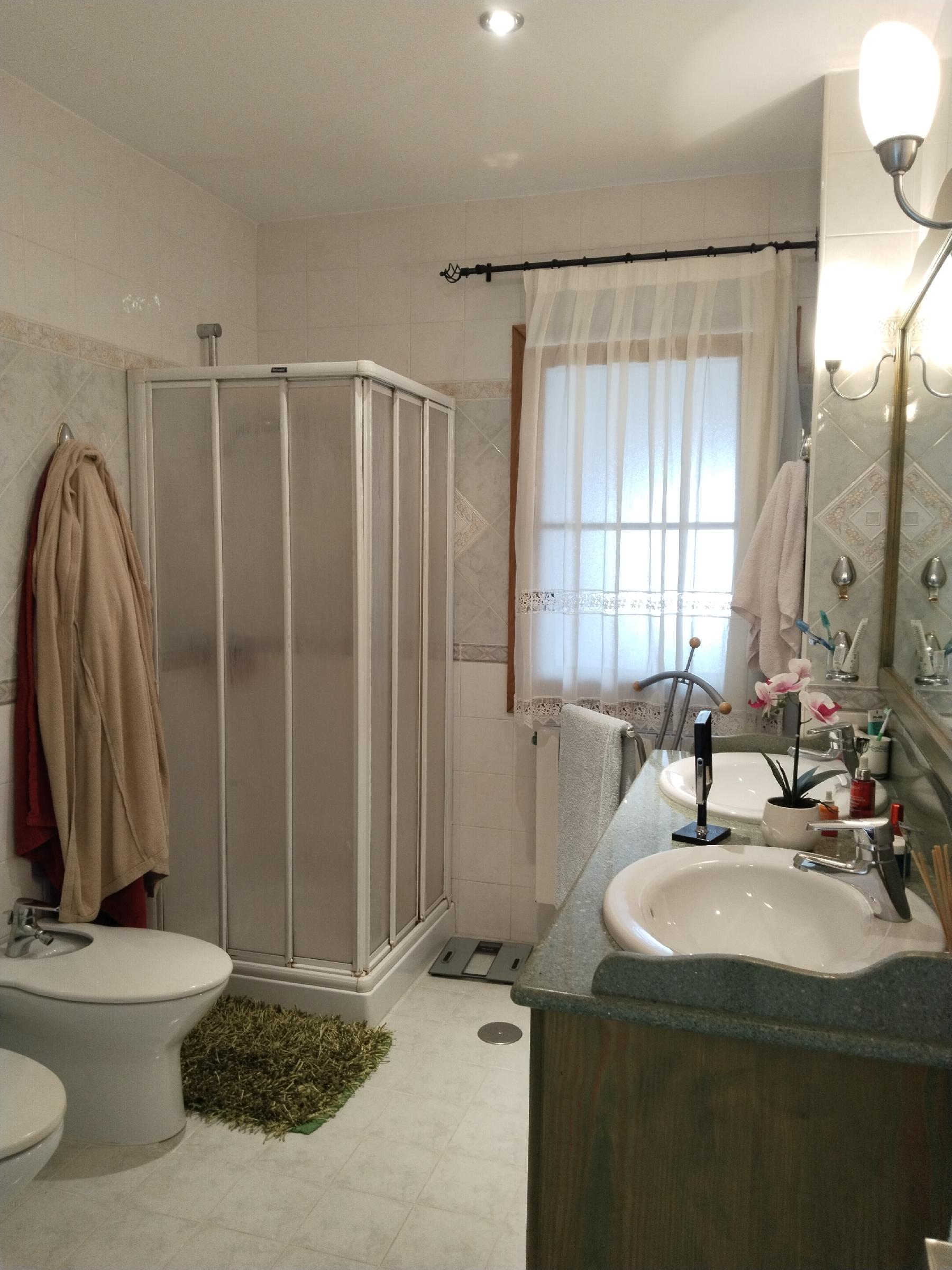 Imagen 31 Casa Adosada en venta en Garrucha / En frente de la playa, cerca de todos los servicios.