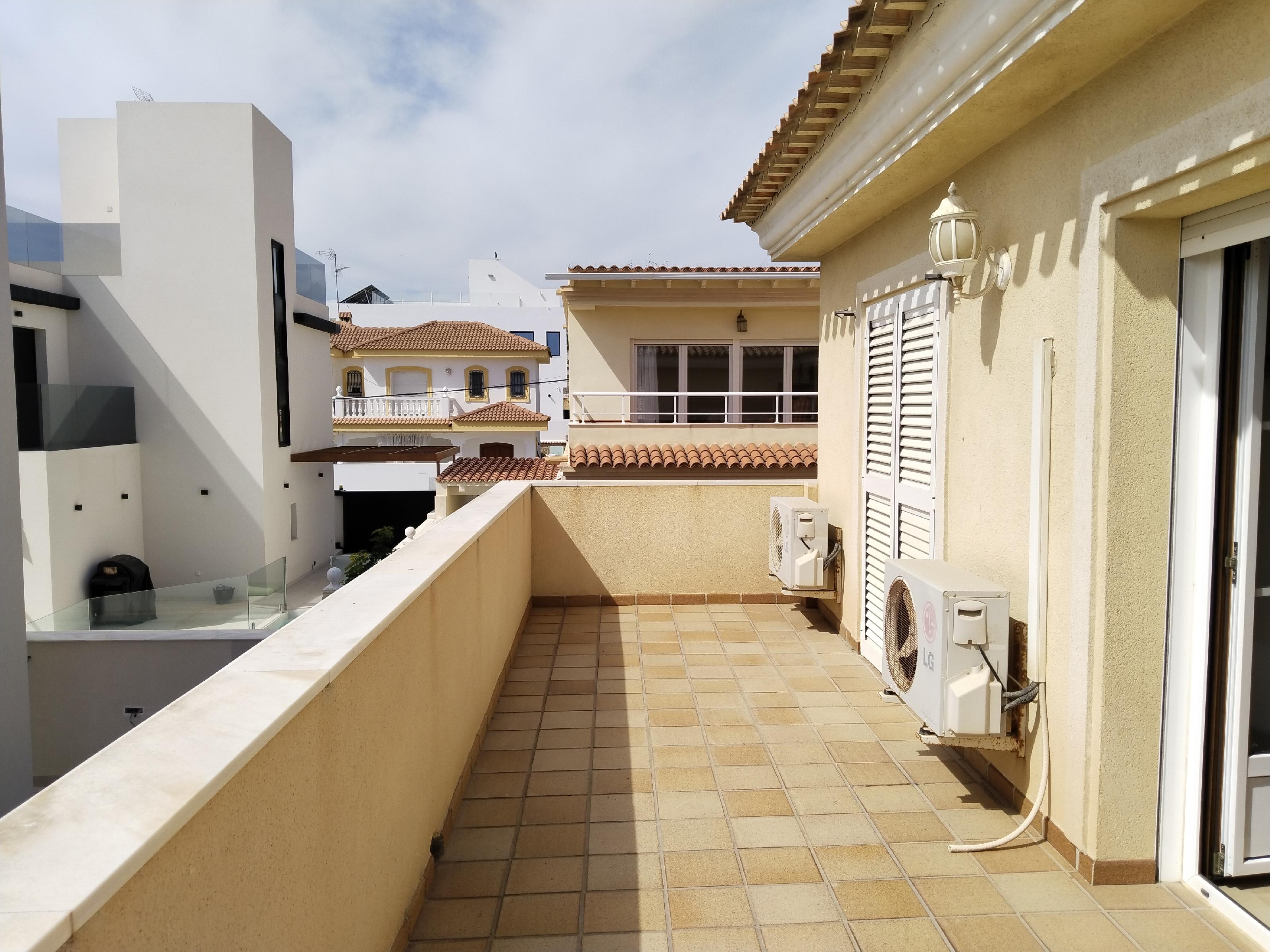 Imagen 26 Casa Adosada en venta en Garrucha / En frente de la playa, cerca de todos los servicios.