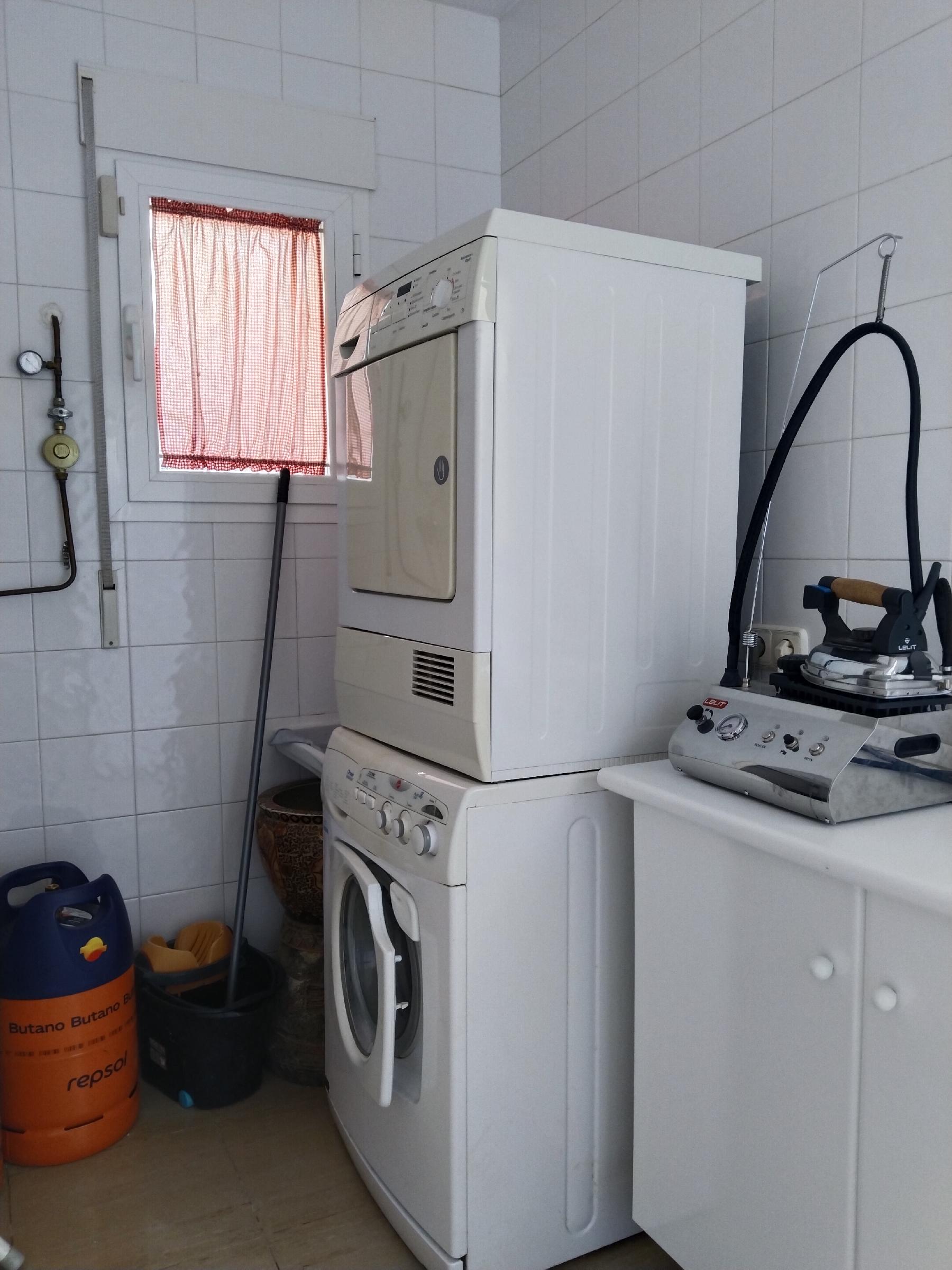 Imagen 12 Casa Adosada en venta en Garrucha / En frente de la playa, cerca de todos los servicios.