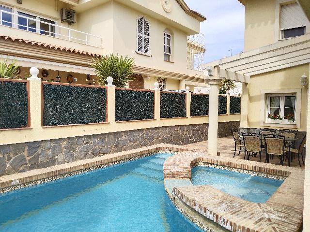 Imagen 38 Inmueble 301098 - Casa Adosada en venta en Garrucha / En frente de la playa, cerca de todos los servicios.