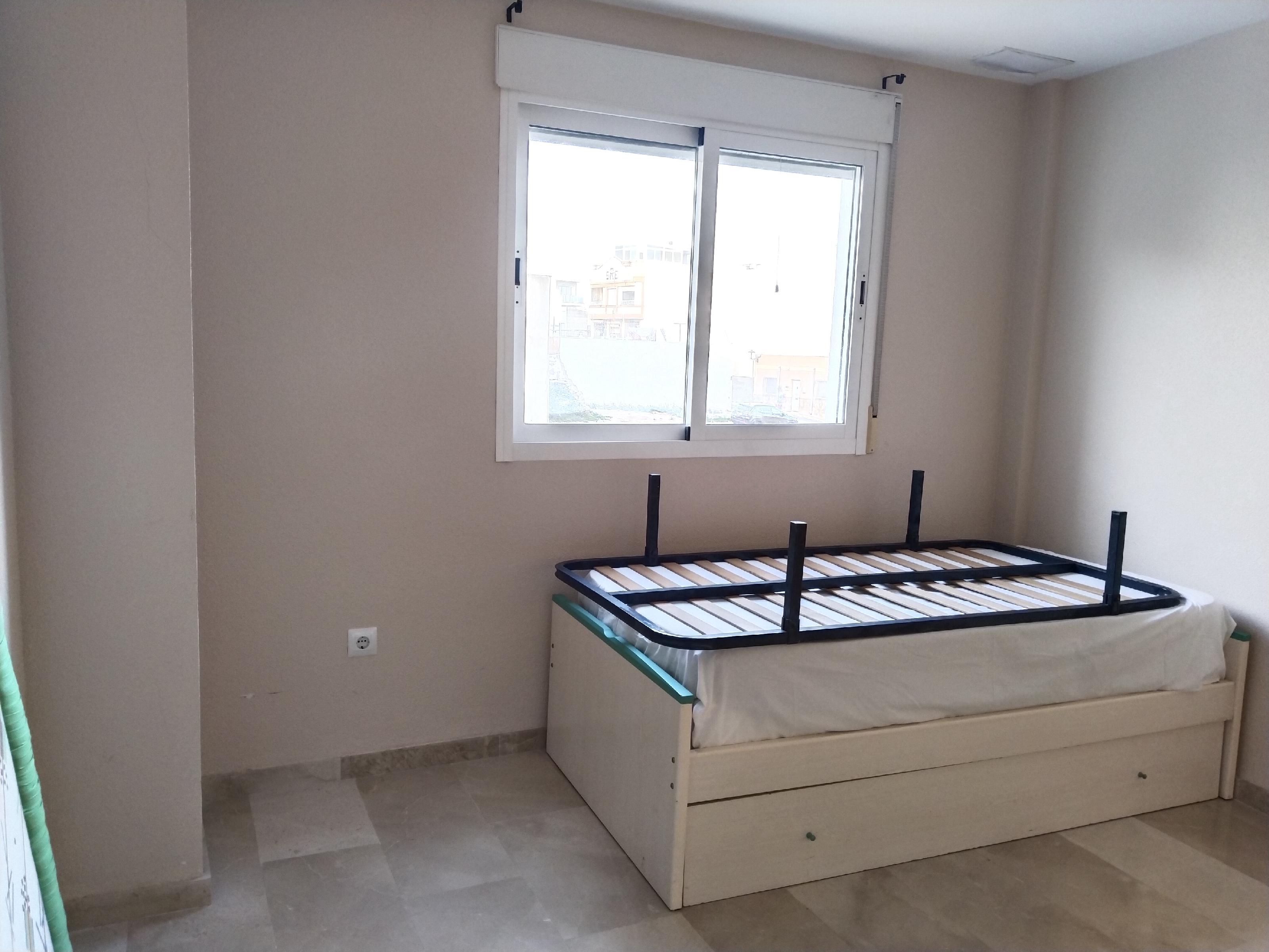 Imagen 14 Apartamento en venta en Garrucha / Cerca de los supermercados y de la playa.