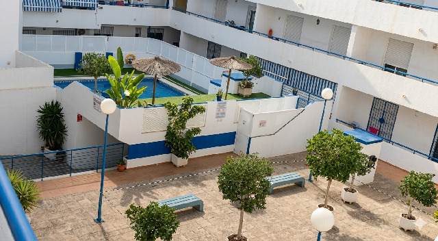 Imagen 4 Inmueble 301415 - Apartamento en venta en Garrucha / Cerca de los supermercados y de la playa.