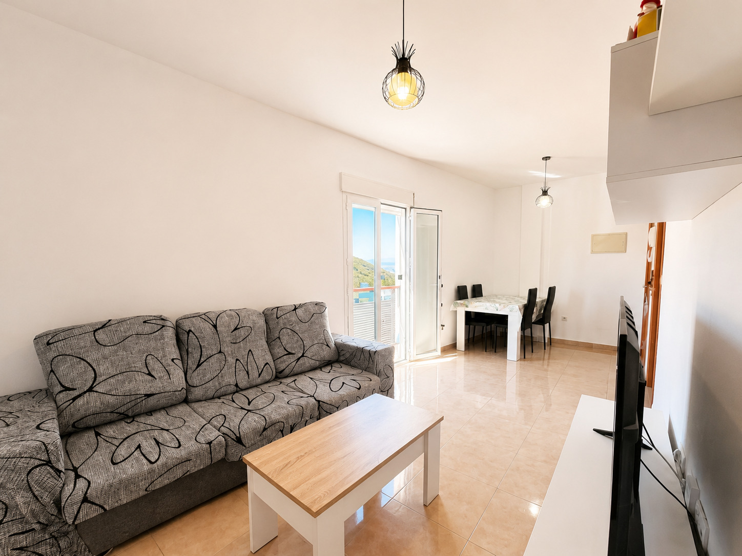 Imagen 1 Apartamento en venta en Garrucha / En el centro urbano al alcance de todos los servicios.