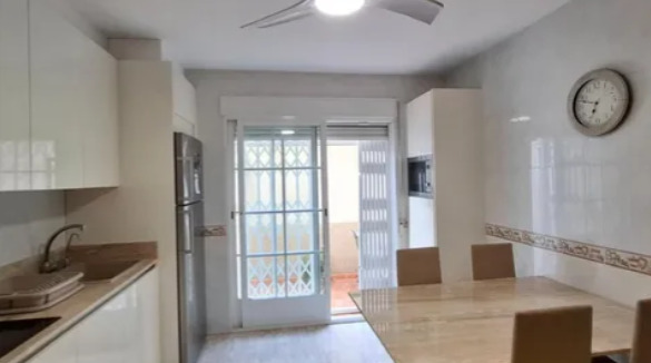 Imagen 4 Inmueble 302898 - Casa Adosada en venta en Huércal-overa / En zona residencial, cerca de todos los servicios.
