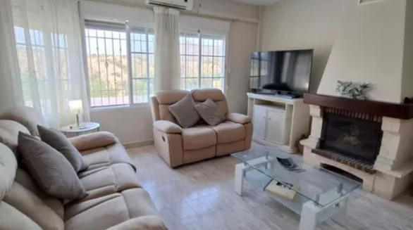 Imagen 2 Casa Adosada en venta en Huércal-overa / En zona residencial, cerca de todos los servicios.