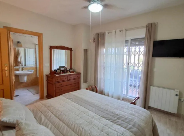 Imagen 11 Inmueble 302898 - Casa Adosada en venta en Huércal-overa / En zona residencial, cerca de todos los servicios.