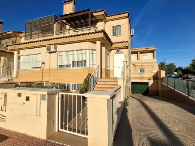 Imagen 20 Inmueble 302898 - Casa Adosada en venta en Huércal-overa / En zona residencial, cerca de todos los servicios.