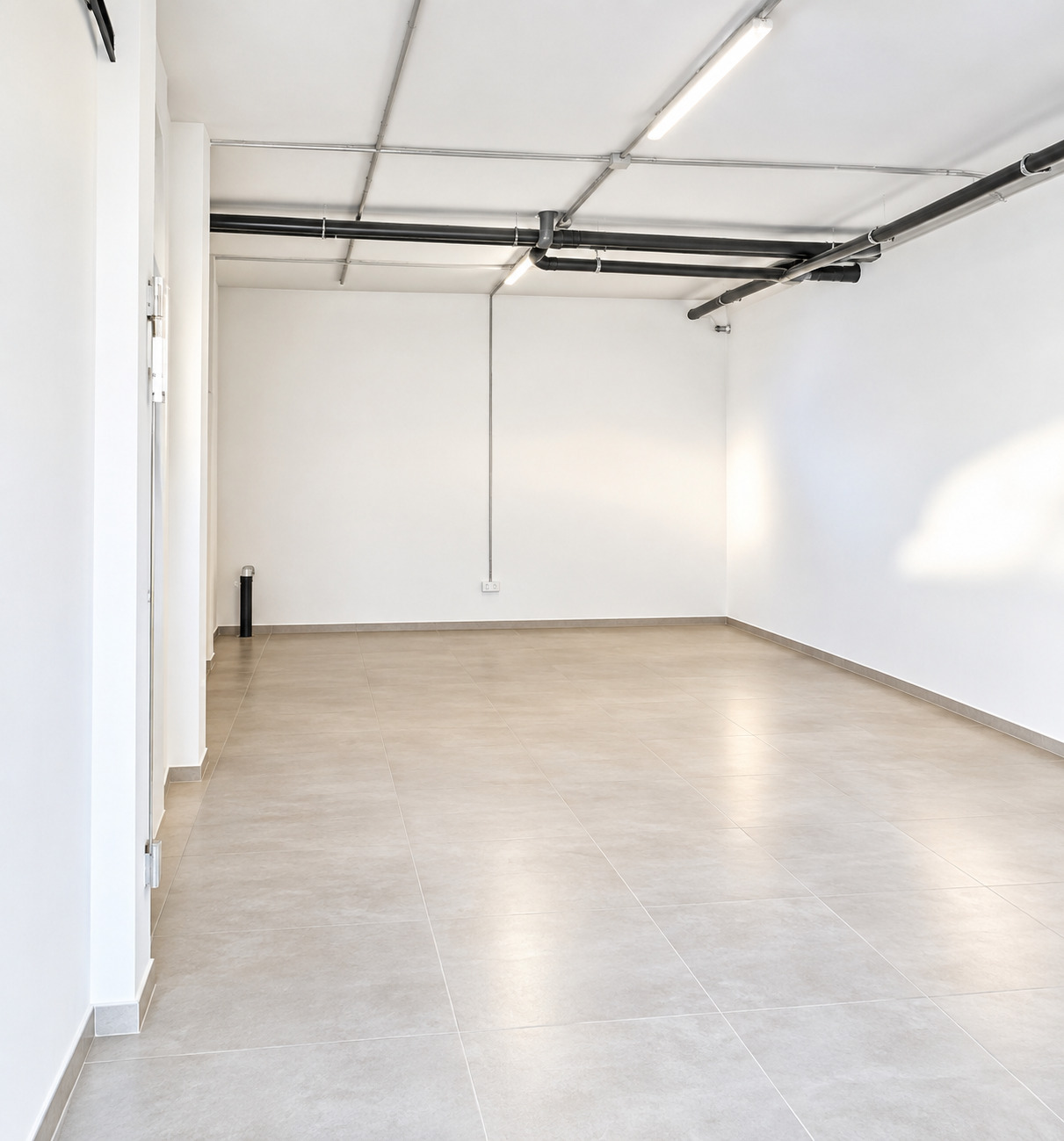 Imagen 1 Local Comercial en venta en Vera / En el centro del pueblo, cerca de todos los servicios.