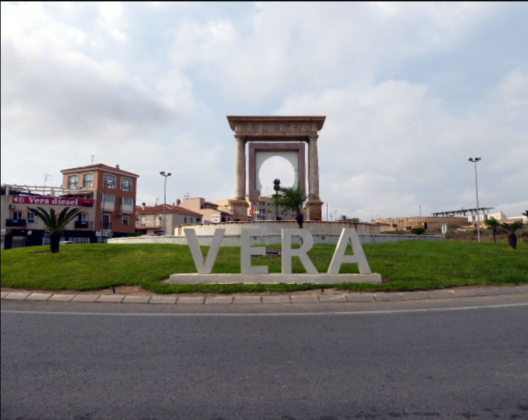 Imagen 3 Local Comercial en venta en Vera / En el centro del pueblo, cerca de todos los servicios.