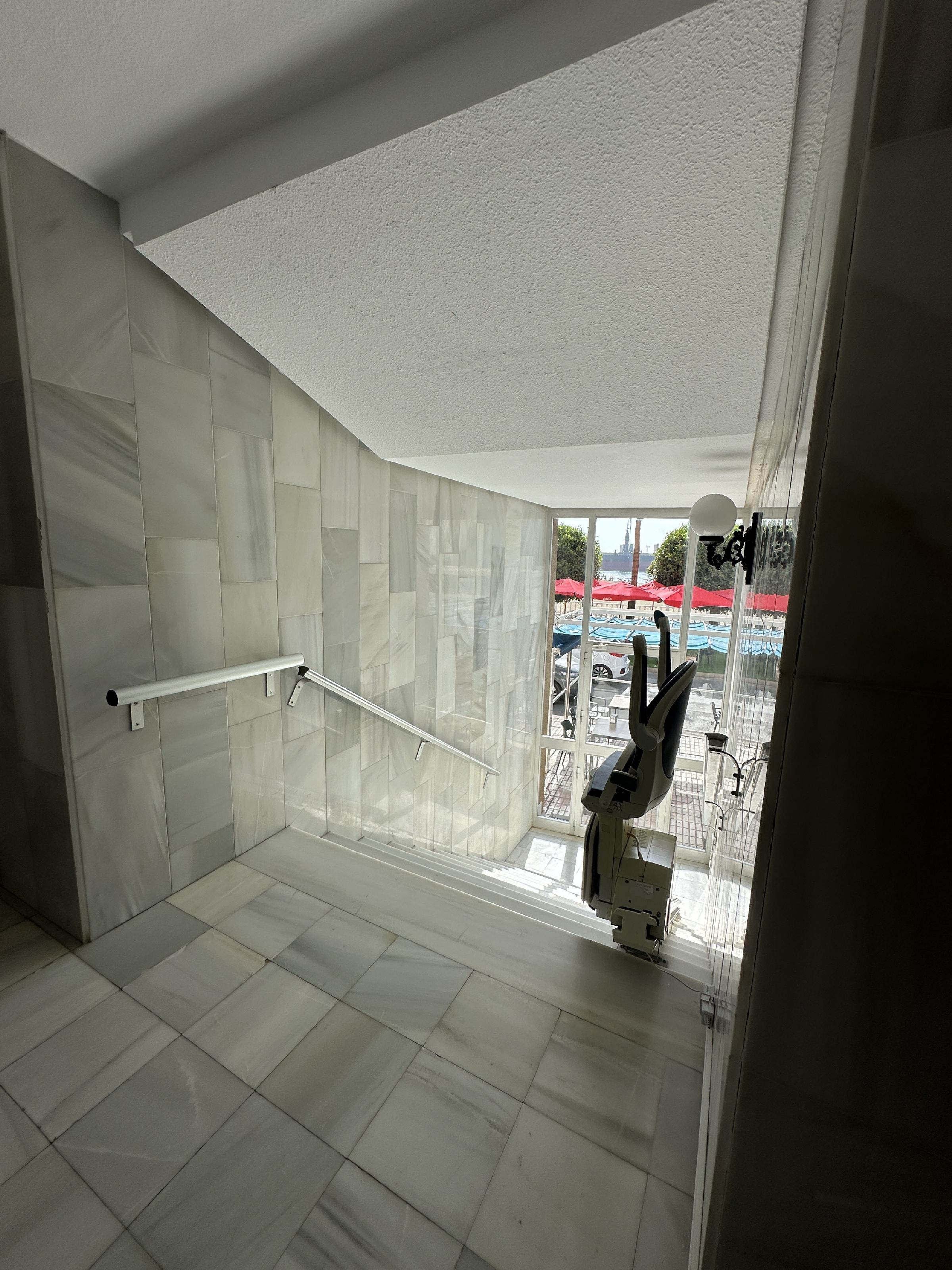 Imagen 19 Apto. Playa en venta en Garrucha / Paseo del Malecón, en frente de la playa.