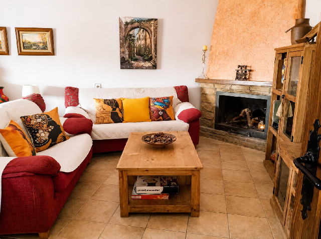 Imagen 2 Inmueble 305264 - Casa Rústica en venta en Guadix / Cerca de los supermercados y bien conectado.