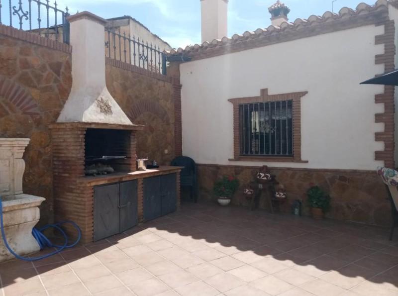 Imagen 13 Casa Rústica en venta en Guadix / Cerca de los supermercados y bien conectado.