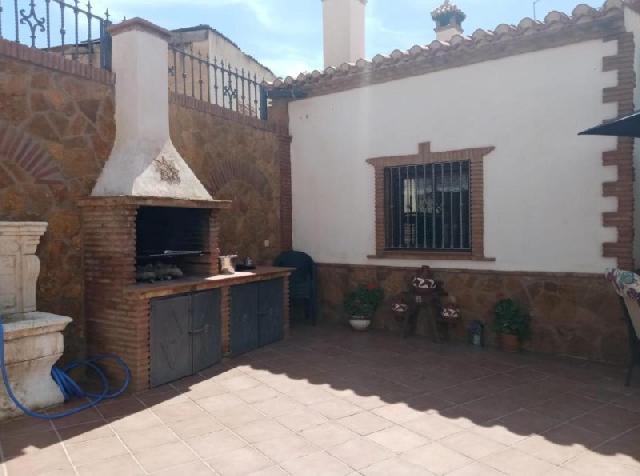 Imagen 13 Inmueble 305264 - Casa Rústica en venta en Guadix / Cerca de los supermercados y bien conectado.