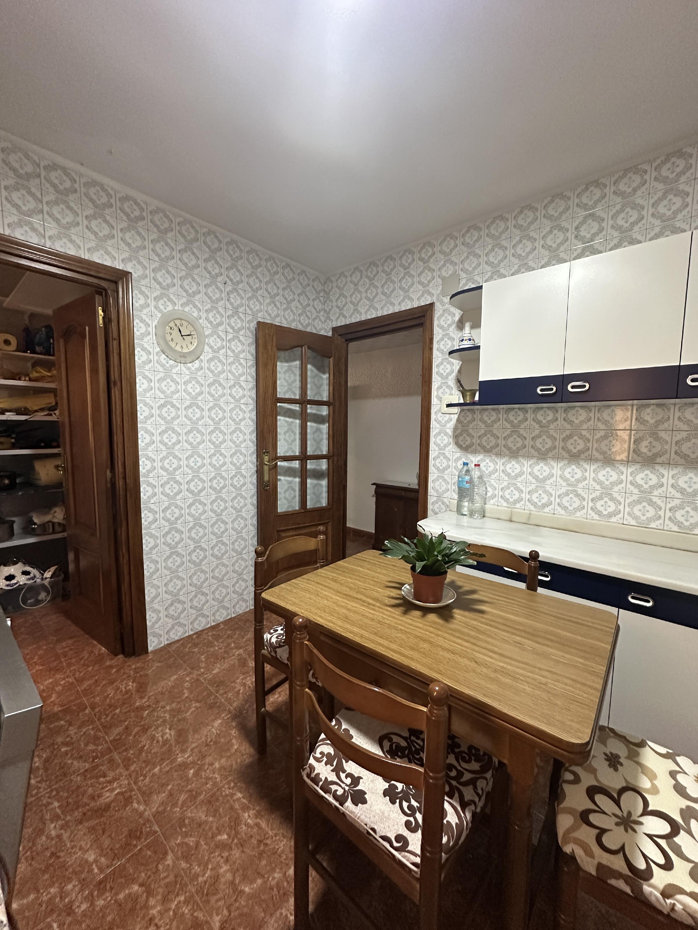 Imagen 6 Apartamento en venta en Albox / En la Plaza céntrica, rodeado de servicios.