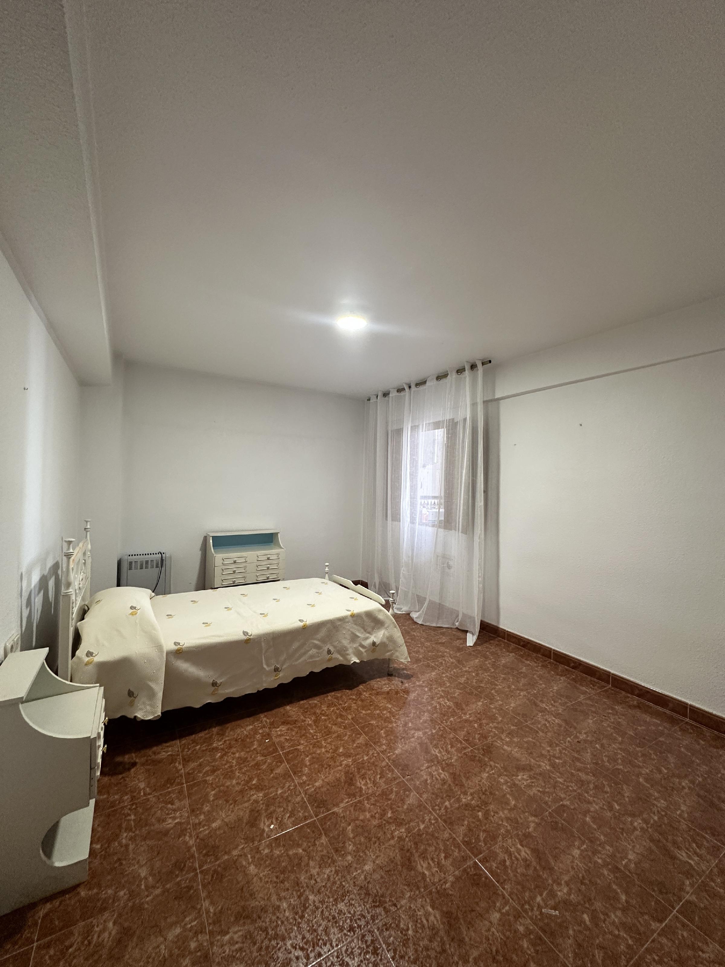 Imagen 13 Apartamento en venta en Albox / En la Plaza céntrica, rodeado de servicios.