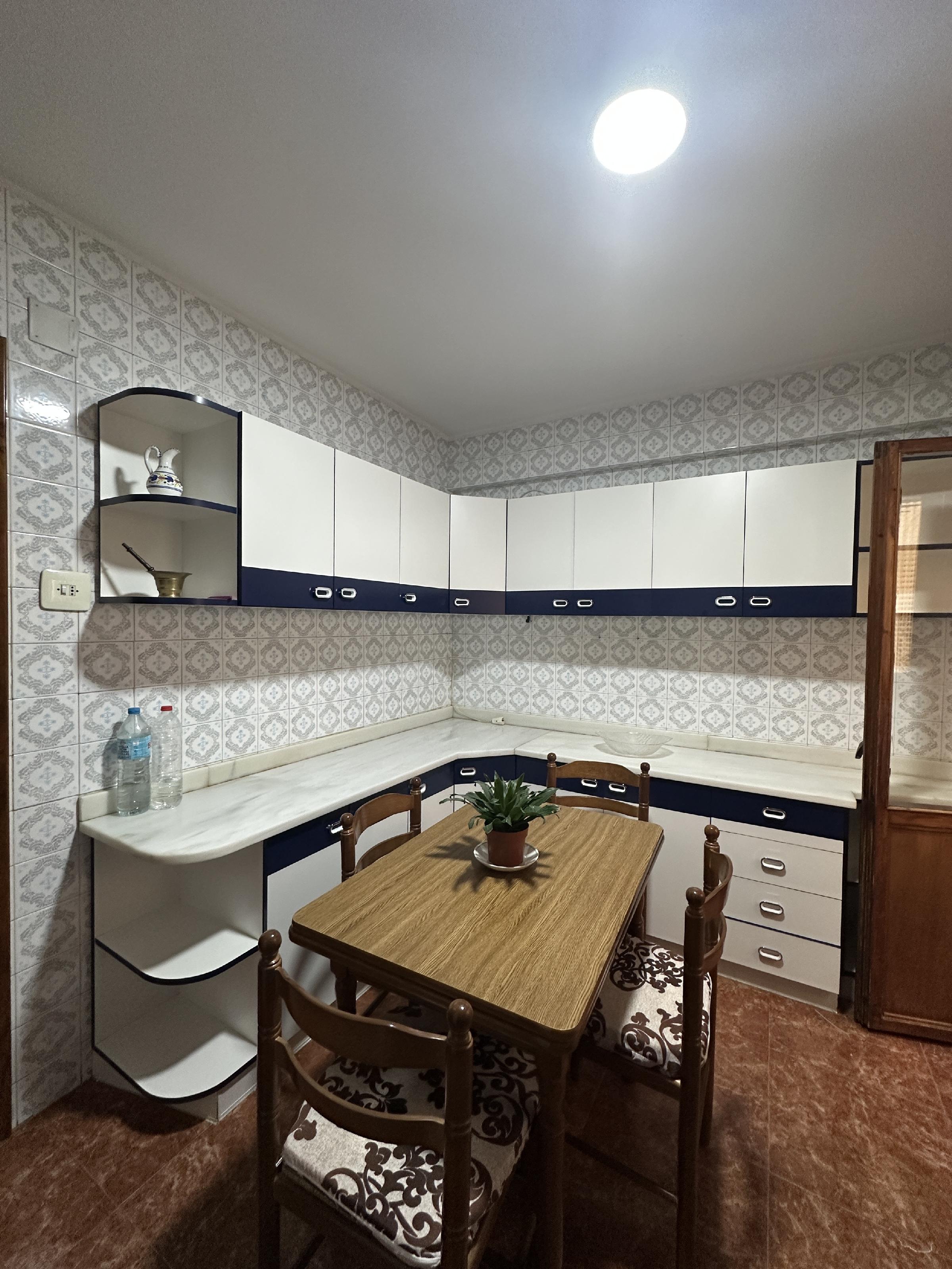 Imagen 10 Apartamento en venta en Albox / En la Plaza céntrica, rodeado de servicios.