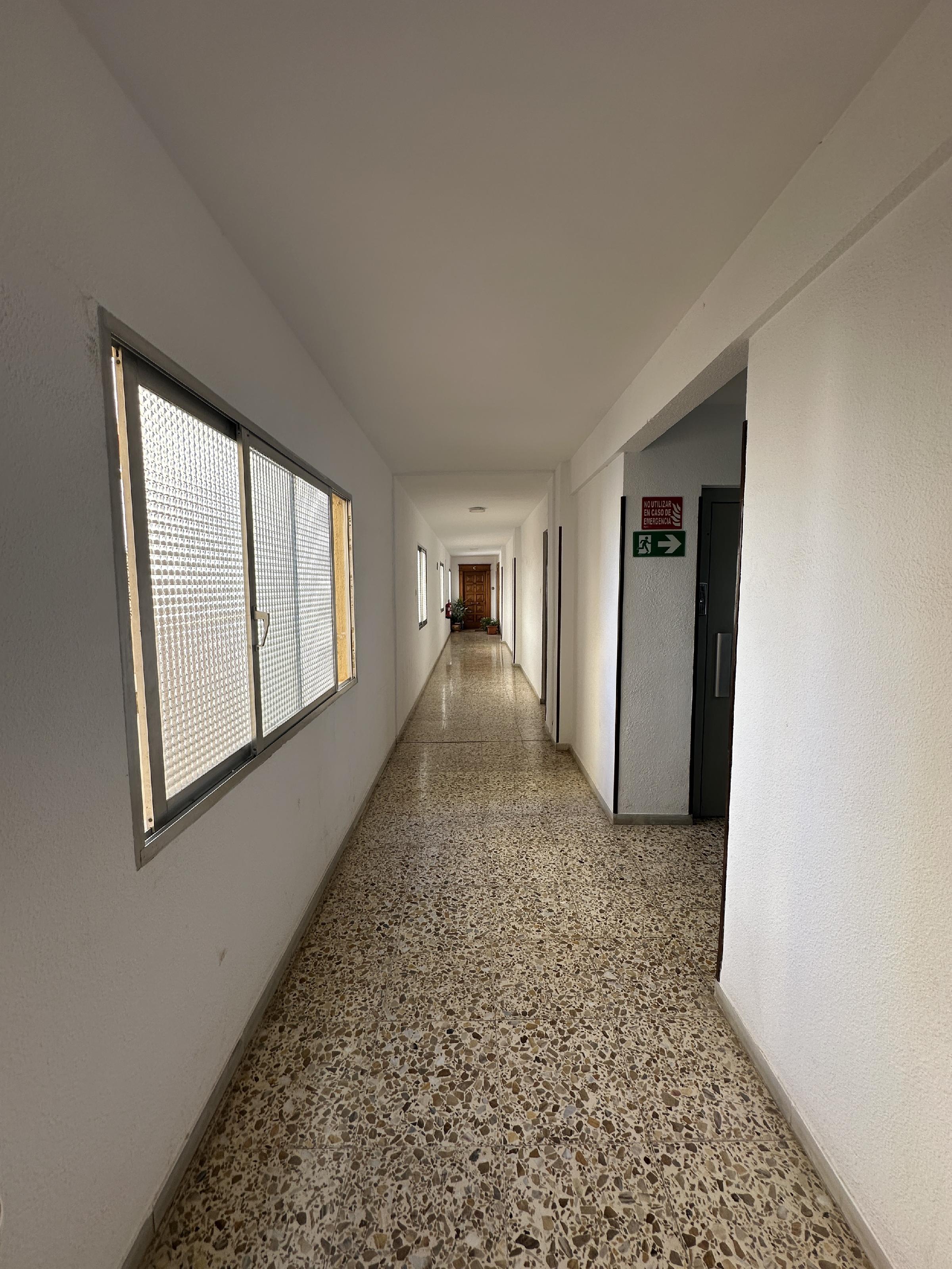 Imagen 25 Apartamento en venta en Albox / En la Plaza céntrica, rodeado de servicios.