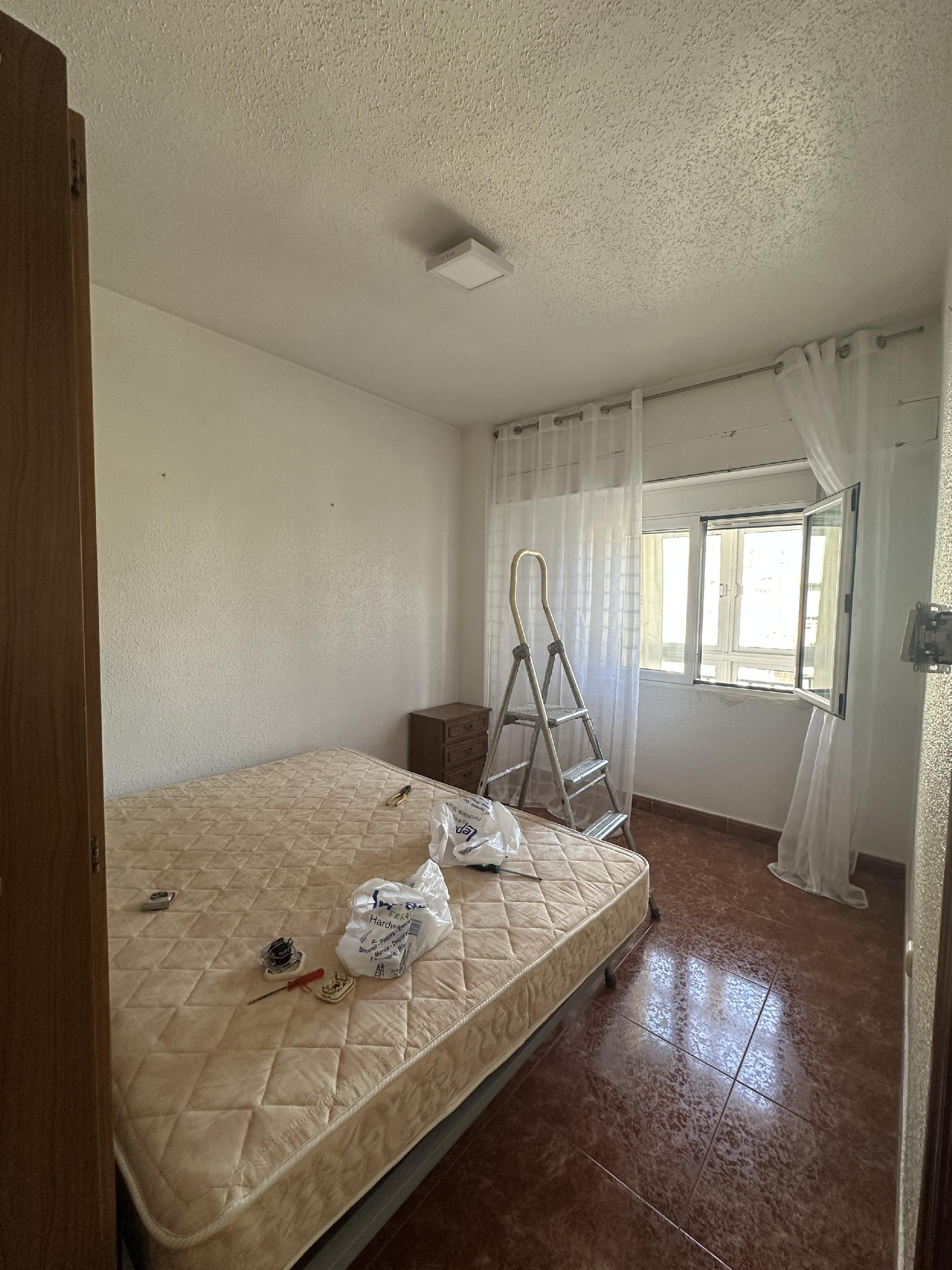 Imagen 19 Apartamento en venta en Albox / En la Plaza céntrica, rodeado de servicios.