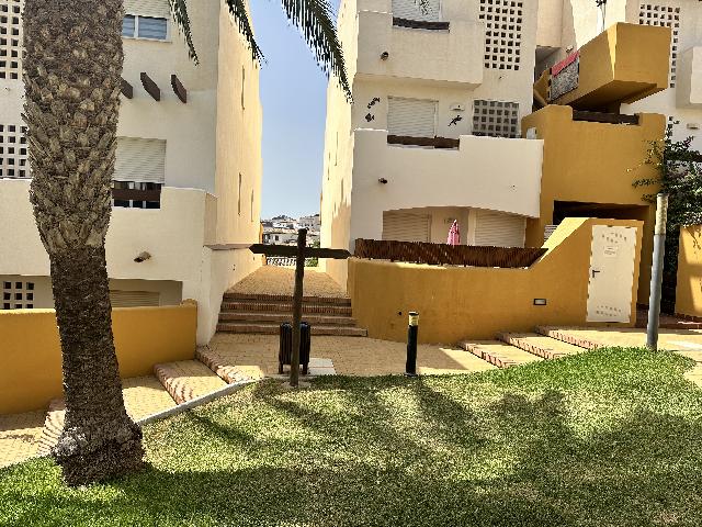 Imagen 27 Inmueble 305428 - Apartamento en venta en Vera / En la urbanización rodeada de jardines y piscina.