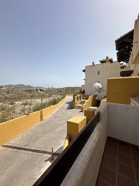 Imagen 17 Inmueble 305428 - Apartamento en venta en Vera / En la urbanización rodeada de jardines y piscina.