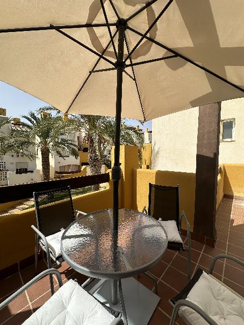 Imagen 11 Inmueble 305428 - Apartamento en venta en Vera / En la urbanización rodeada de jardines y piscina.