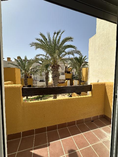 Imagen 26 Inmueble 305428 - Apartamento en venta en Vera / En la urbanización rodeada de jardines y piscina.