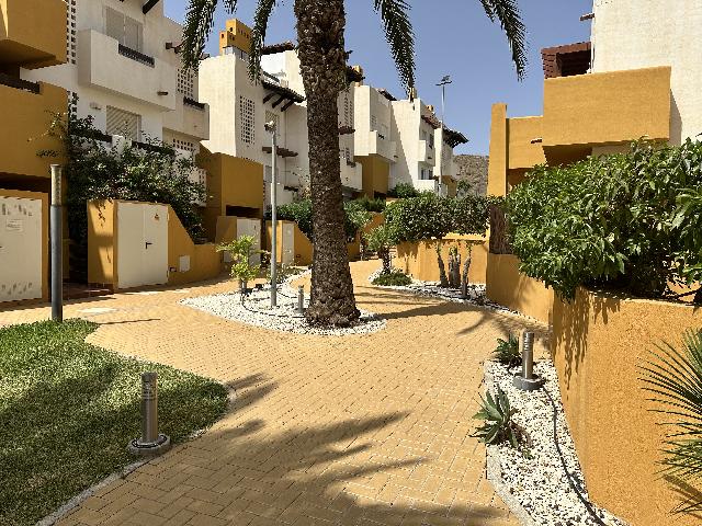 Imagen 33 Inmueble 305428 - Apartamento en venta en Vera / En la urbanización rodeada de jardines y piscina.