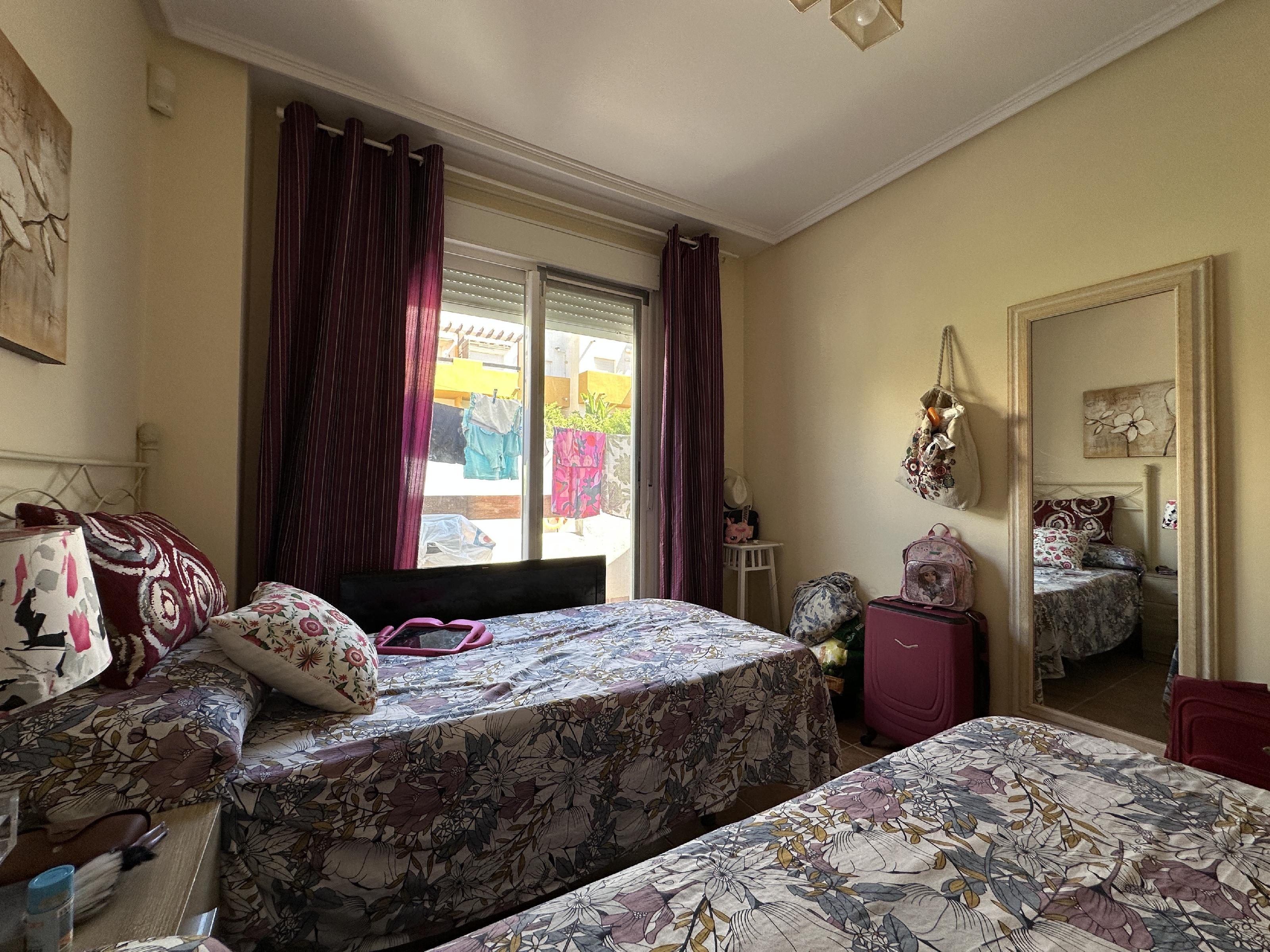Imagen 15 Apartamento en venta en Vera / En Lomas del Mar V, rodeado de jardines y piscinas.