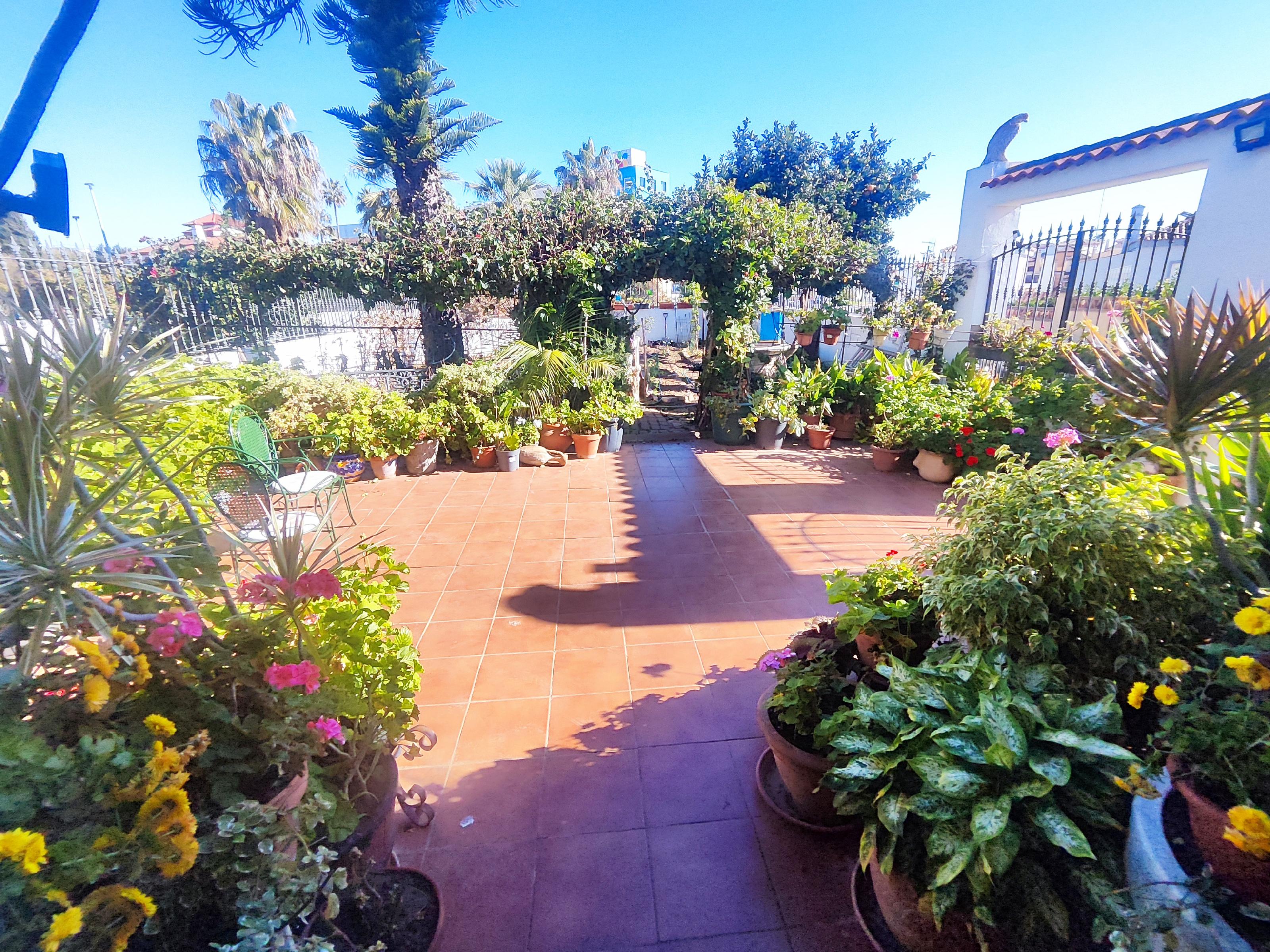 Imagen 1 Casa en venta en Ayamonte / Junto al Centro Comercial La Plaza !