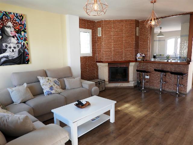 Imagen 2 Inmueble 303497 - Casa Aislada en venta en Ayamonte / Junto a la estación de autobuses, centro a 5 minutos.