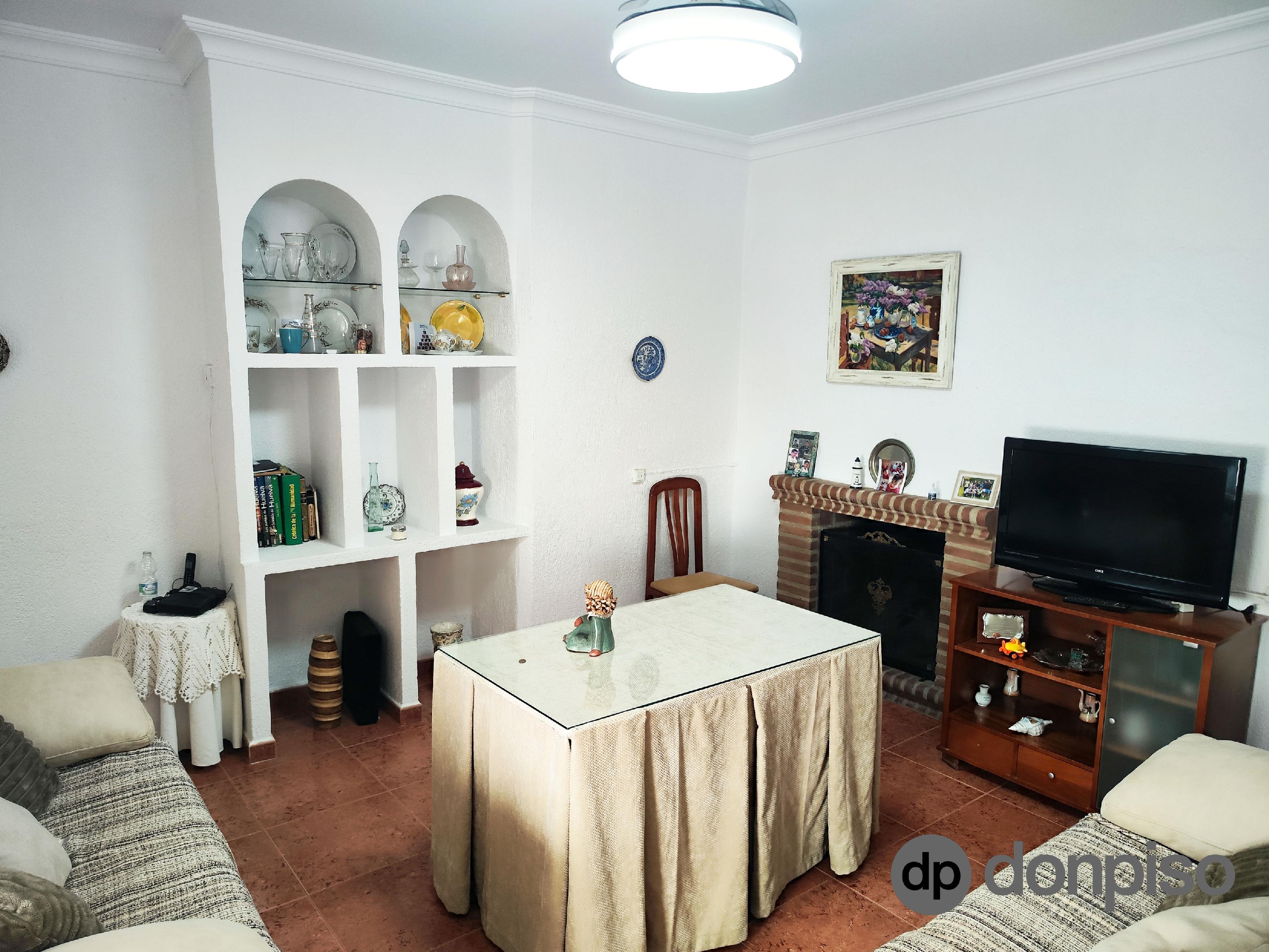 Imagen 1 Casa en venta en Ayamonte / Junto al paseo de la Ribera y a 5 min del ayuntamiento