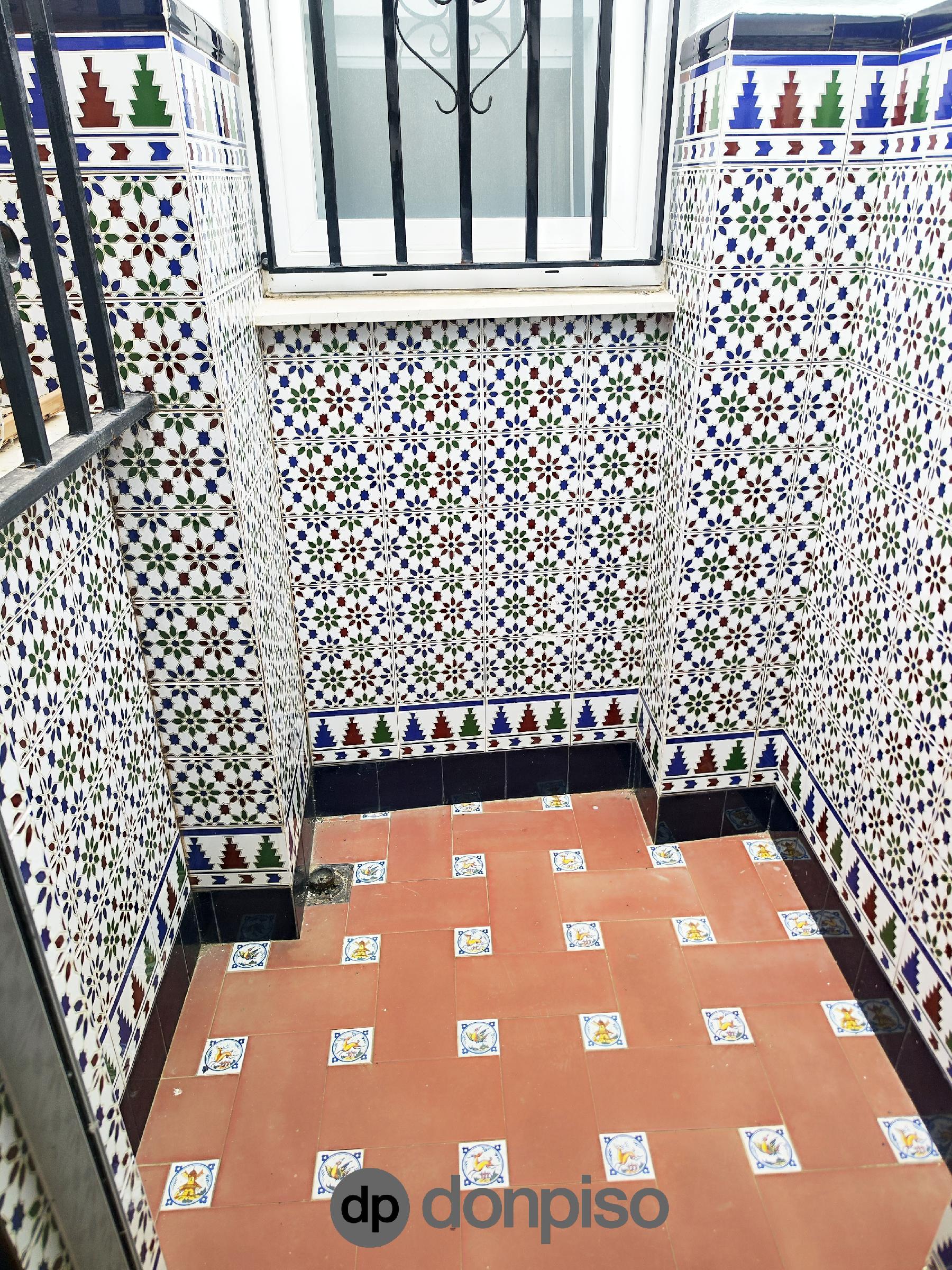 Imagen 5 Casa Adosada en venta en Ayamonte / En el centro, frente a la iglesia de las Angustias.