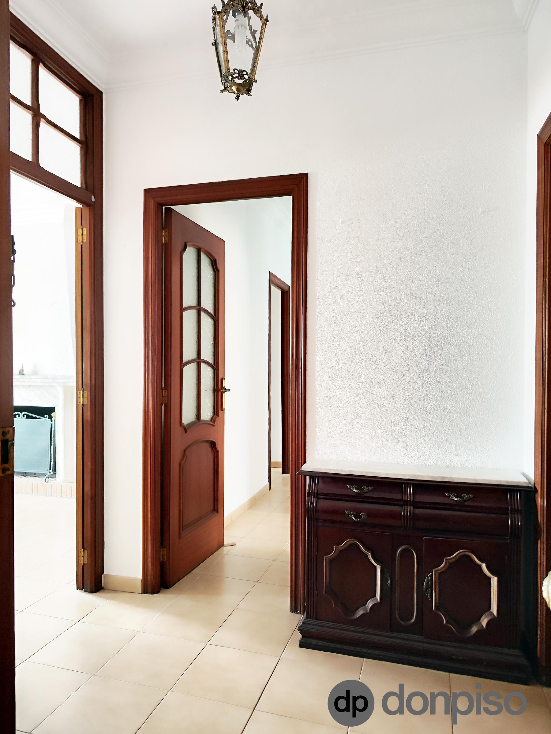 Imagen 6 Casa Adosada en venta en Ayamonte / En el centro, frente a la iglesia de las Angustias.
