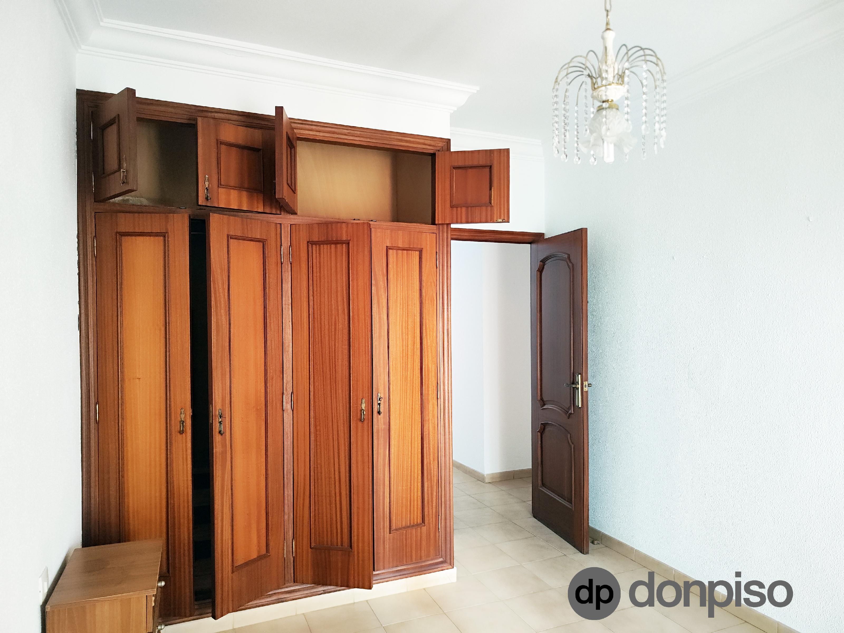 Imagen 9 Casa Adosada en venta en Ayamonte / En el centro, frente a la iglesia de las Angustias.