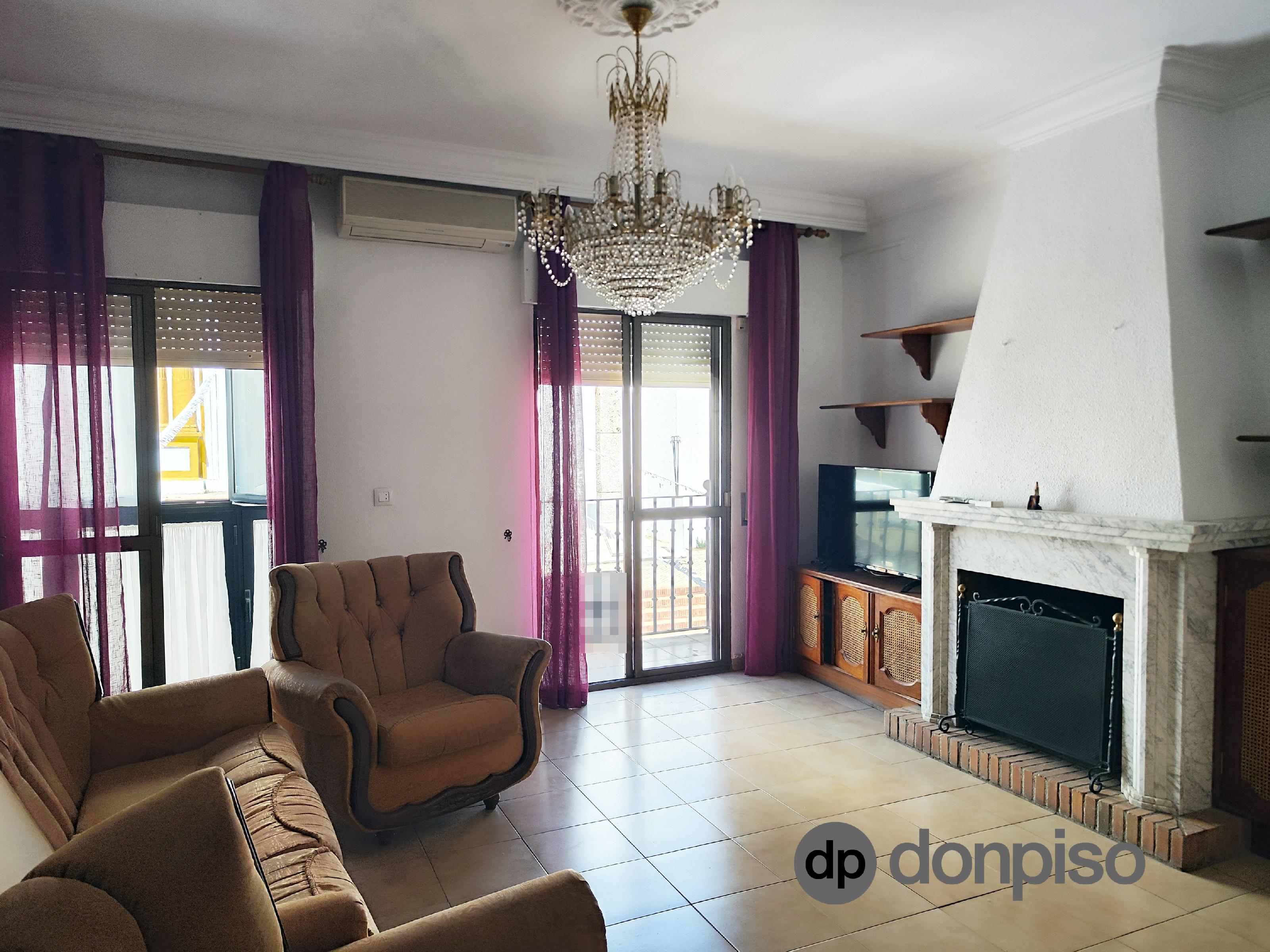 Imagen 12 Casa Adosada en venta en Ayamonte / En el centro, frente a la iglesia de las Angustias.