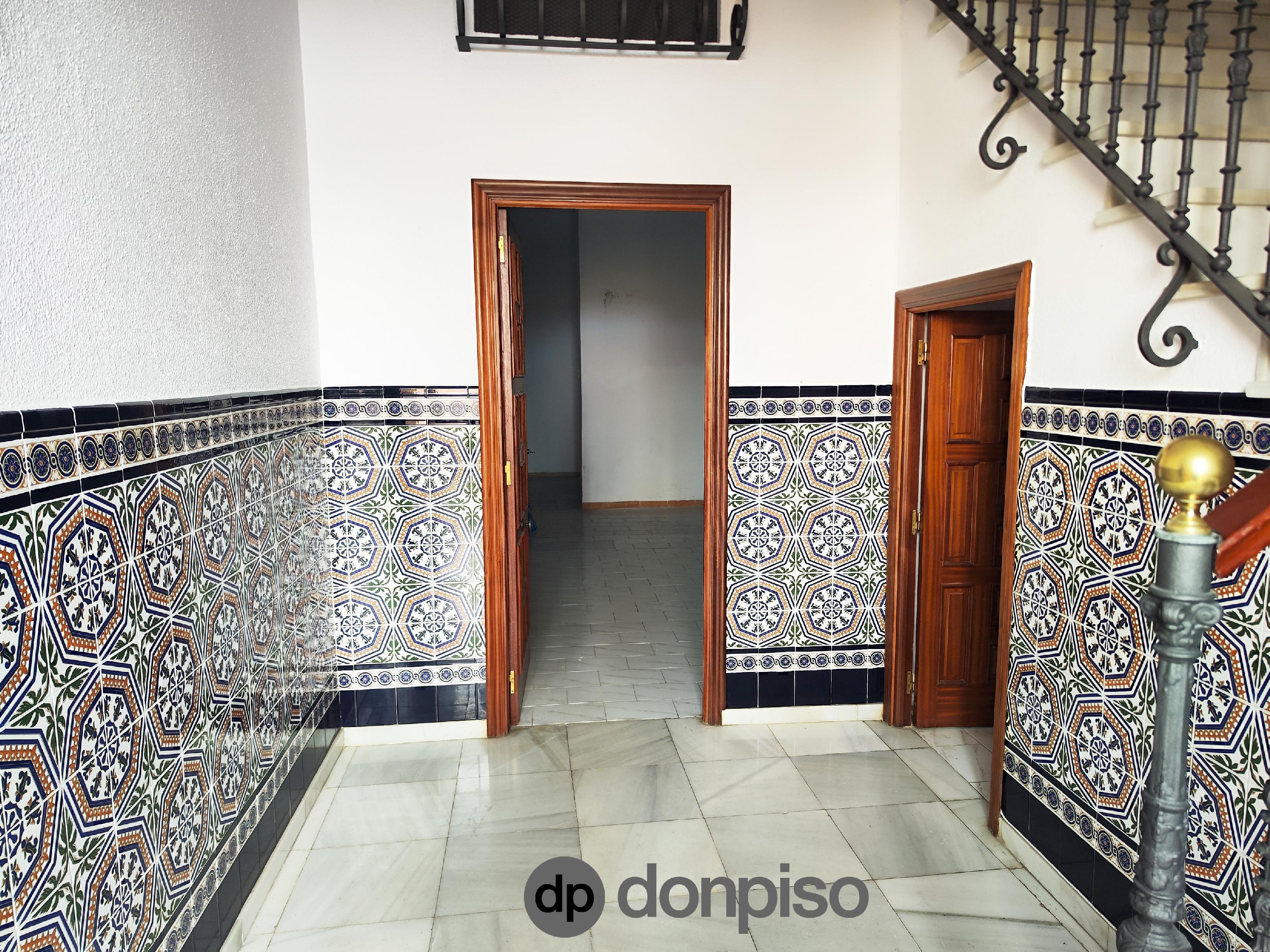 Imagen 27 Casa Adosada en venta en Ayamonte / En el centro, frente a la iglesia de las Angustias.