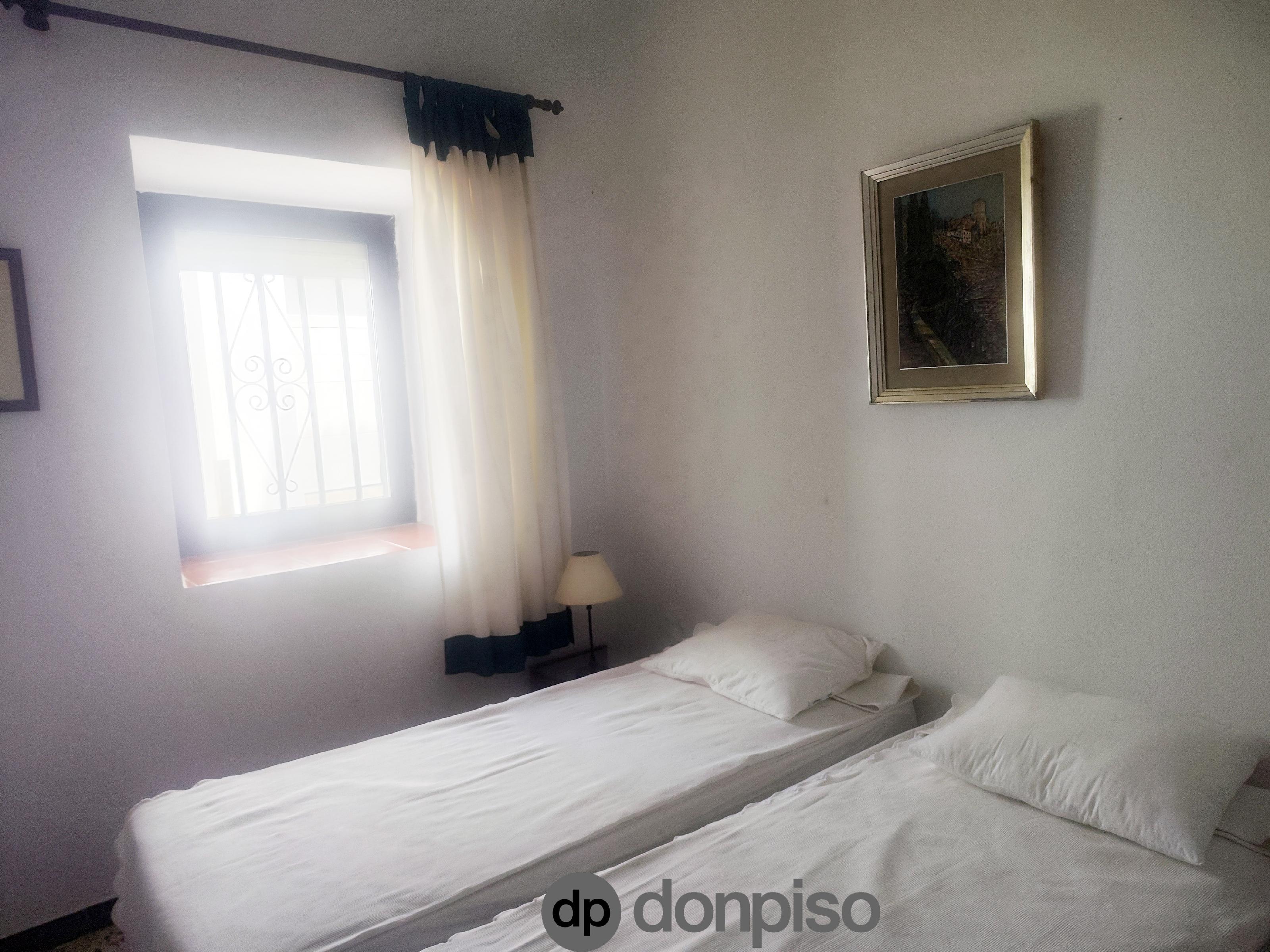 Imagen 8 Casa Adosada en venta en Ayamonte / En el barrio de la Villa, junto a la casa cuna.