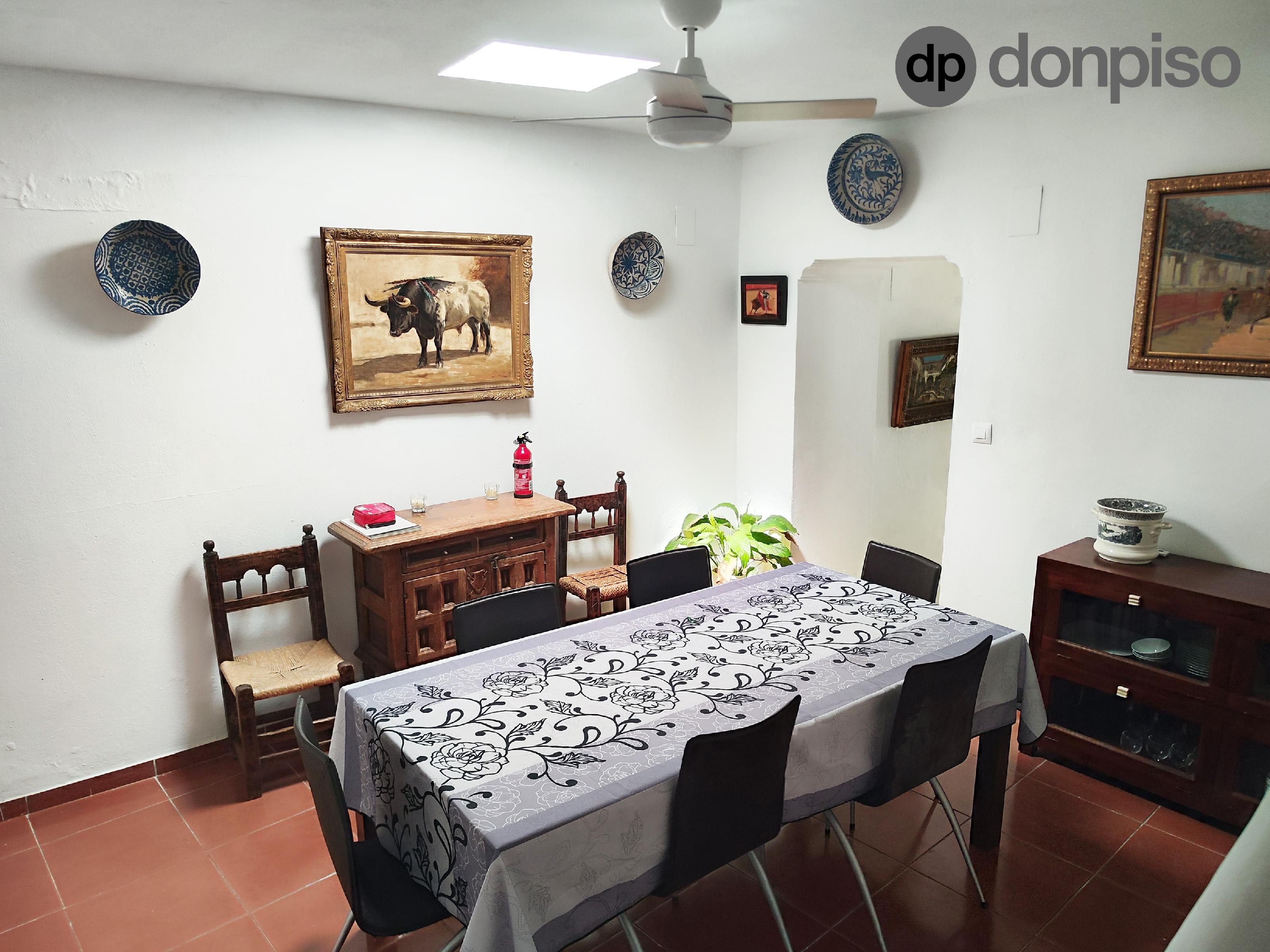Imagen 19 Casa Adosada en venta en Ayamonte / En el barrio de la Villa, junto a la casa cuna.