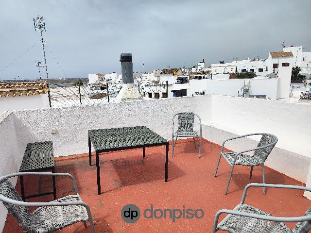 Imagen 1 Inmueble 304829 - Casa Adosada en venta en Ayamonte / En el barrio de la Villa, junto a la casa cuna.