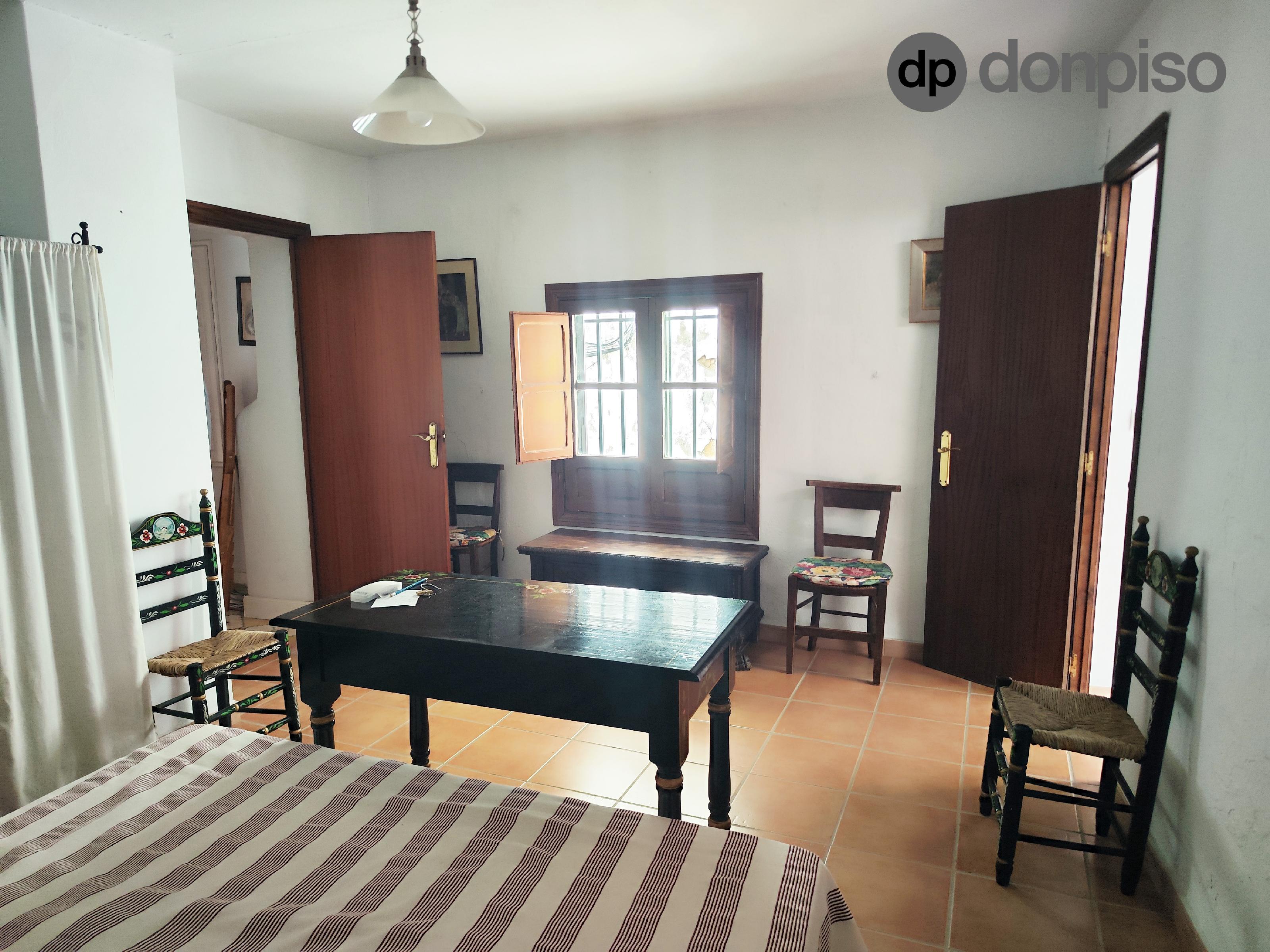 Imagen 21 Casa Adosada en venta en Ayamonte / En el barrio de la Villa, junto a la casa cuna.