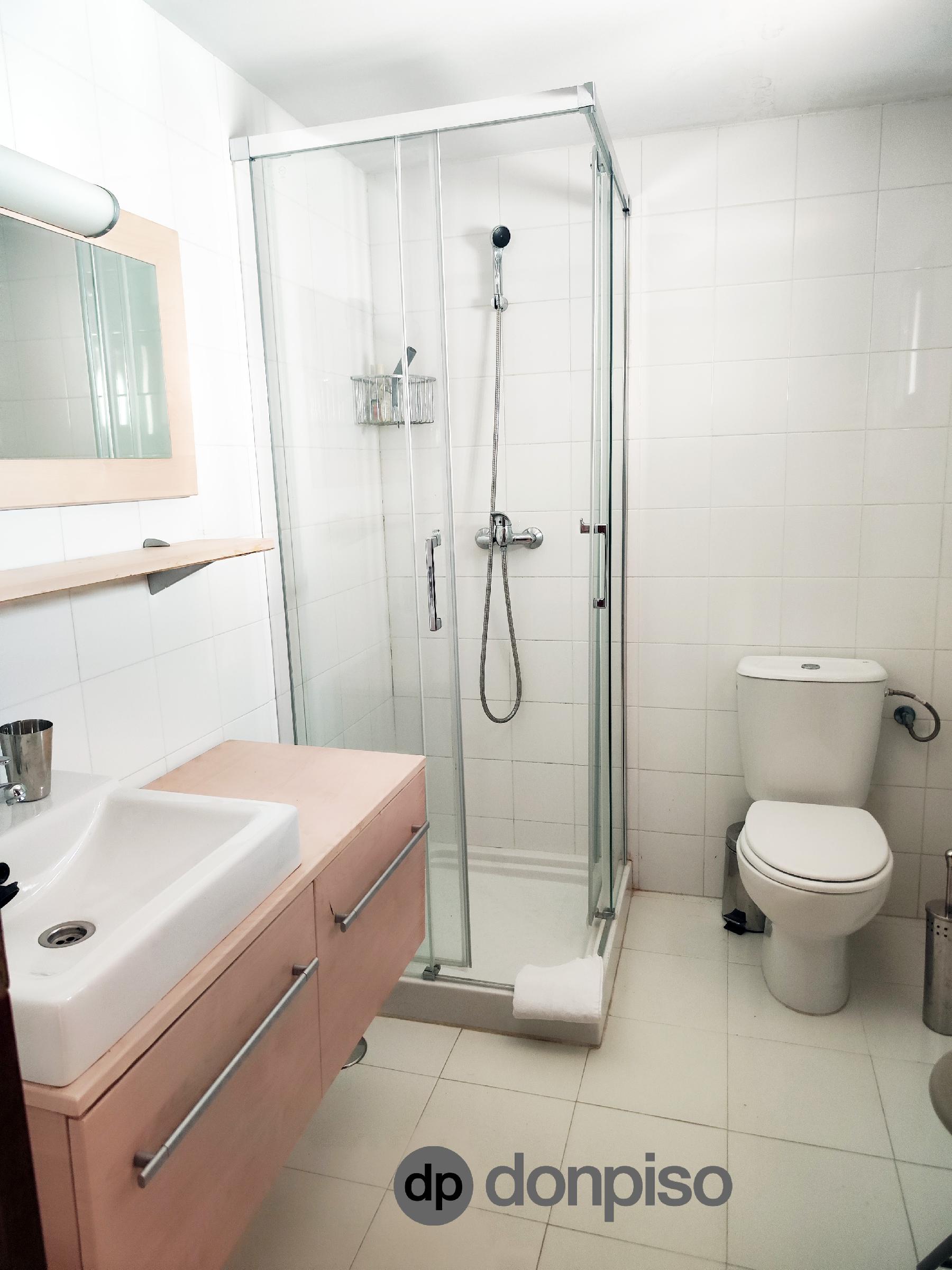 Imagen 25 Casa Adosada en venta en Ayamonte / En el barrio de la Villa, junto a la casa cuna.