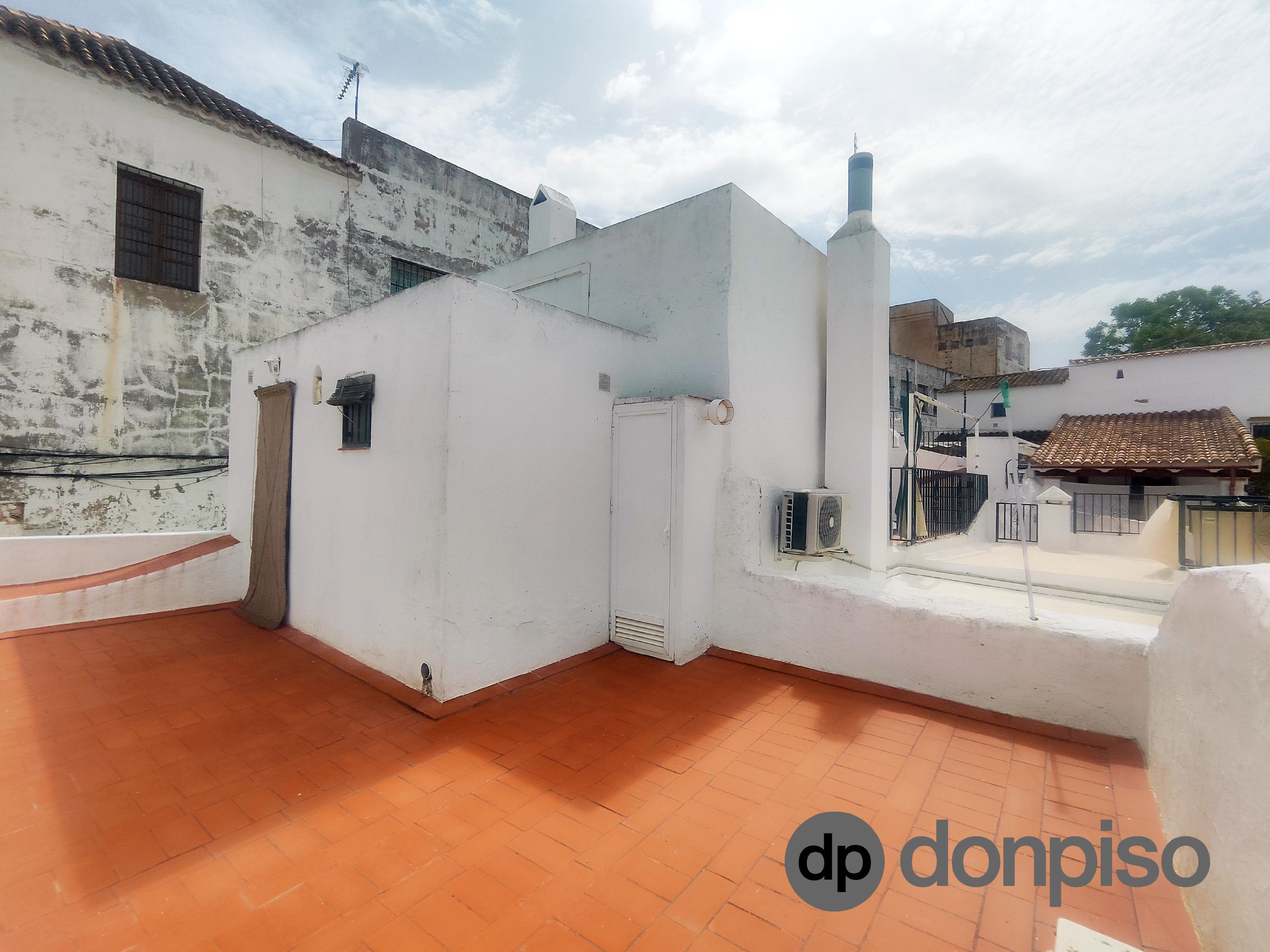 Imagen 26 Casa Adosada en venta en Ayamonte / En el barrio de la Villa, junto a la casa cuna.