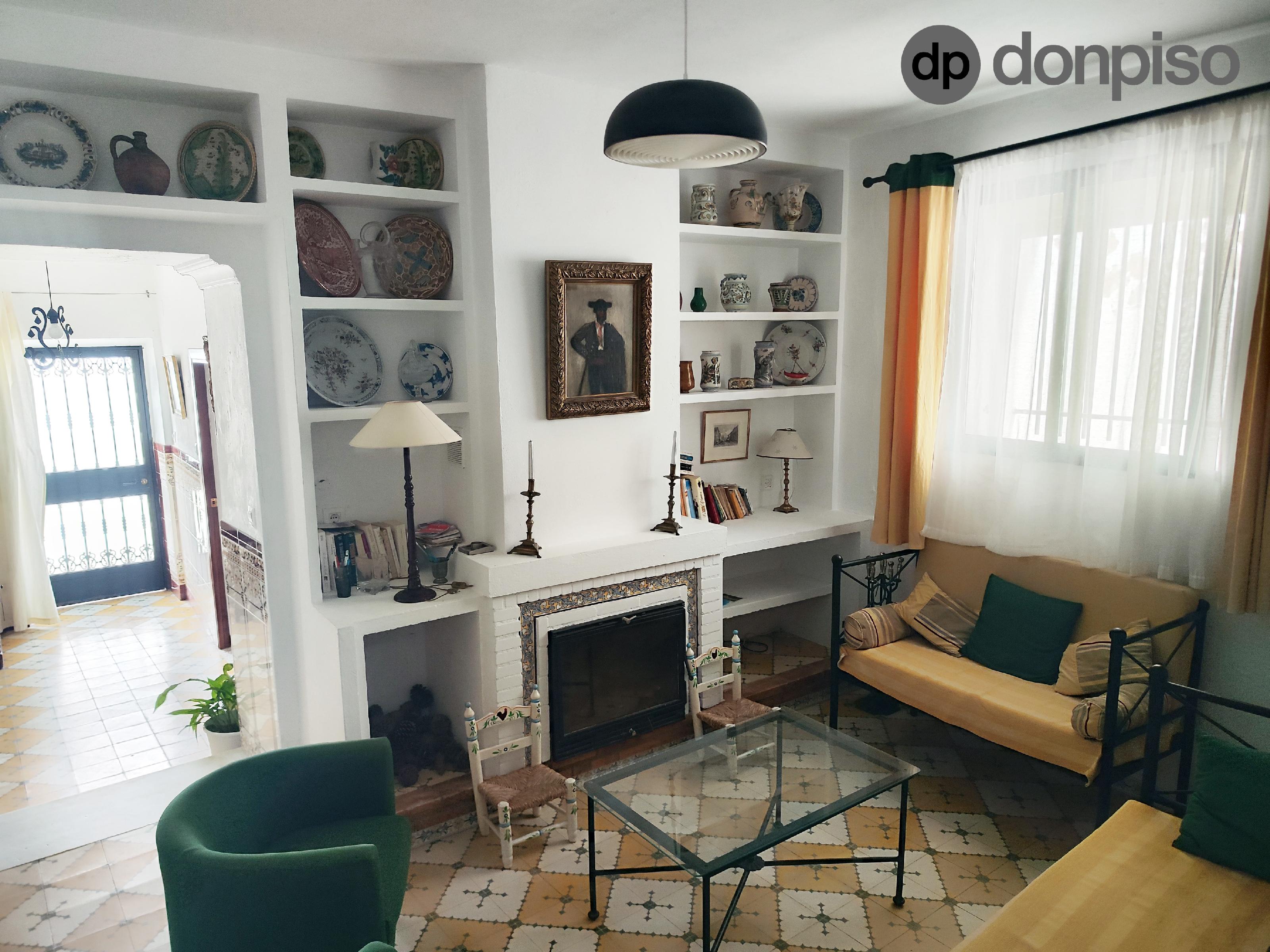 Imagen 2 Casa Adosada en venta en Ayamonte / En el barrio de la Villa, junto a la casa cuna.