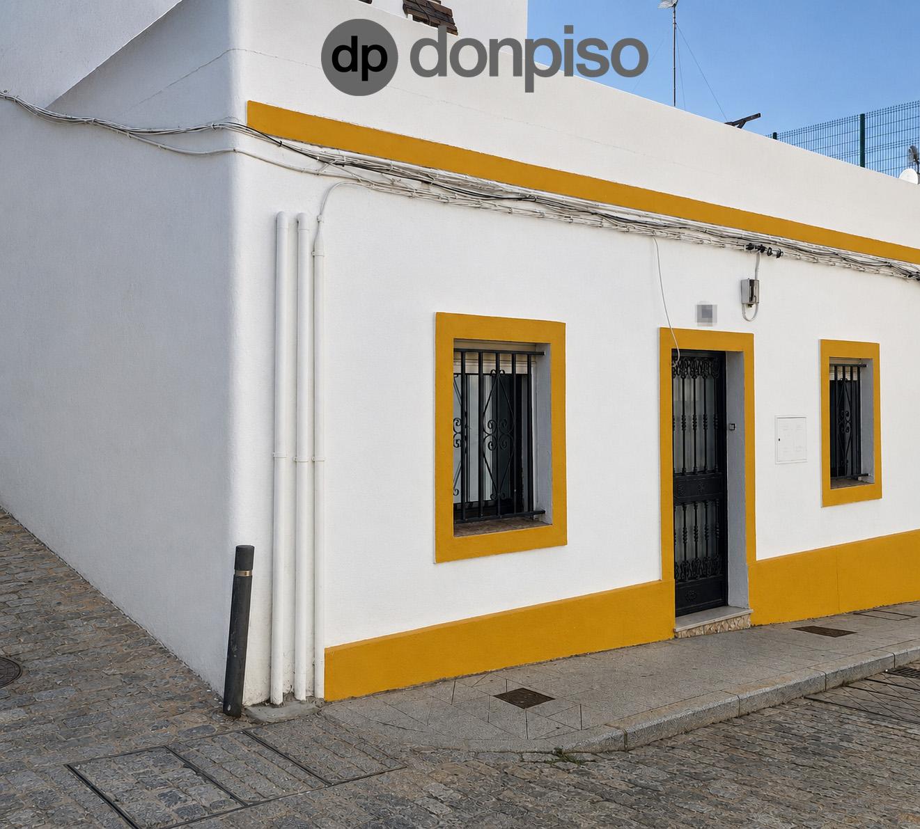Imagen 30 Casa Adosada en venta en Ayamonte / En el barrio de la Villa, junto a la casa cuna.