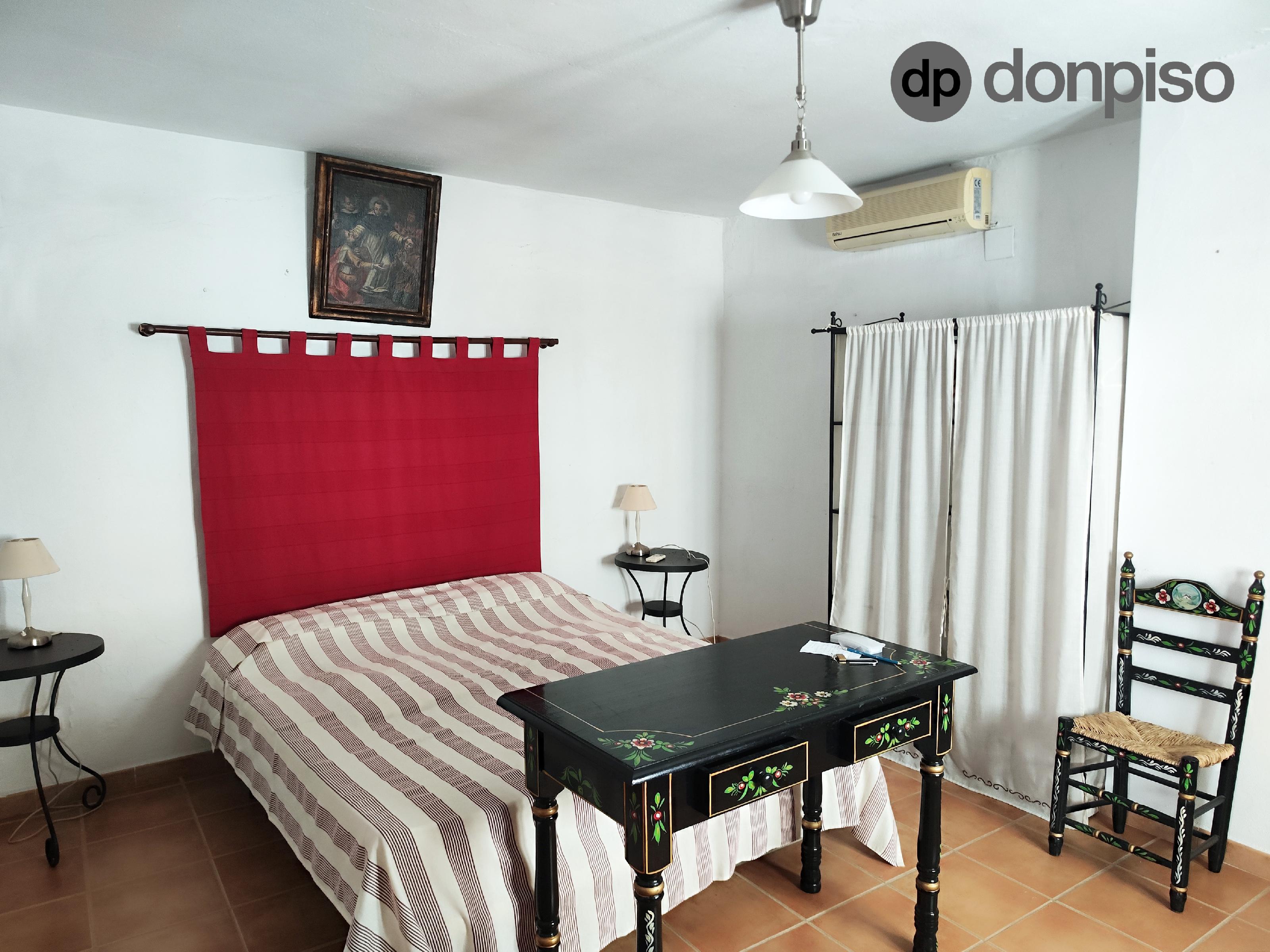 Imagen 32 Casa Adosada en venta en Ayamonte / En el barrio de la Villa, junto a la casa cuna.