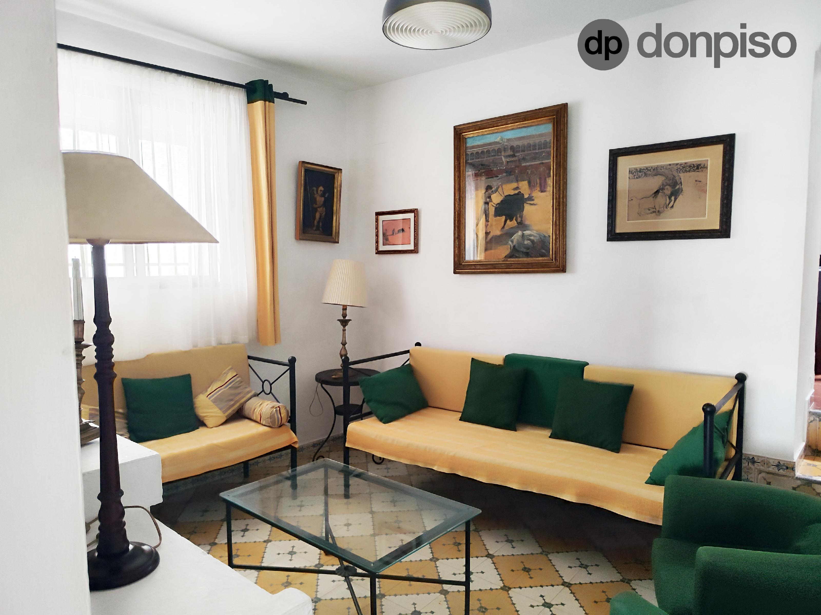 Imagen 37 Casa Adosada en venta en Ayamonte / En el barrio de la Villa, junto a la casa cuna.