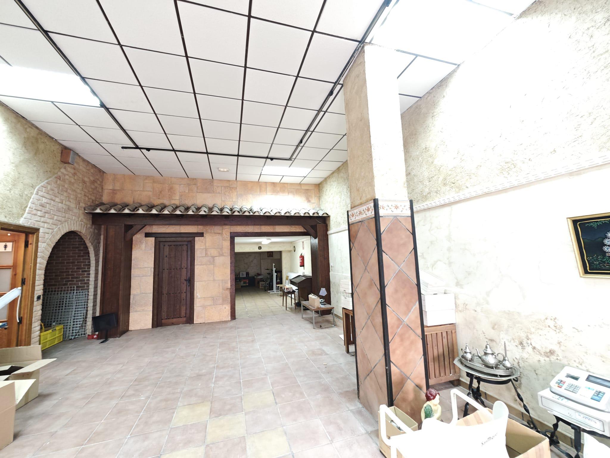 Imagen 2 Local Comercial en venta en Madrid / Centrico local en el corazon de Villa de Vallecas Imagen 2 Local Comercial en venta en Madrid / Centrico local en el corazon de Villa de Vallecas