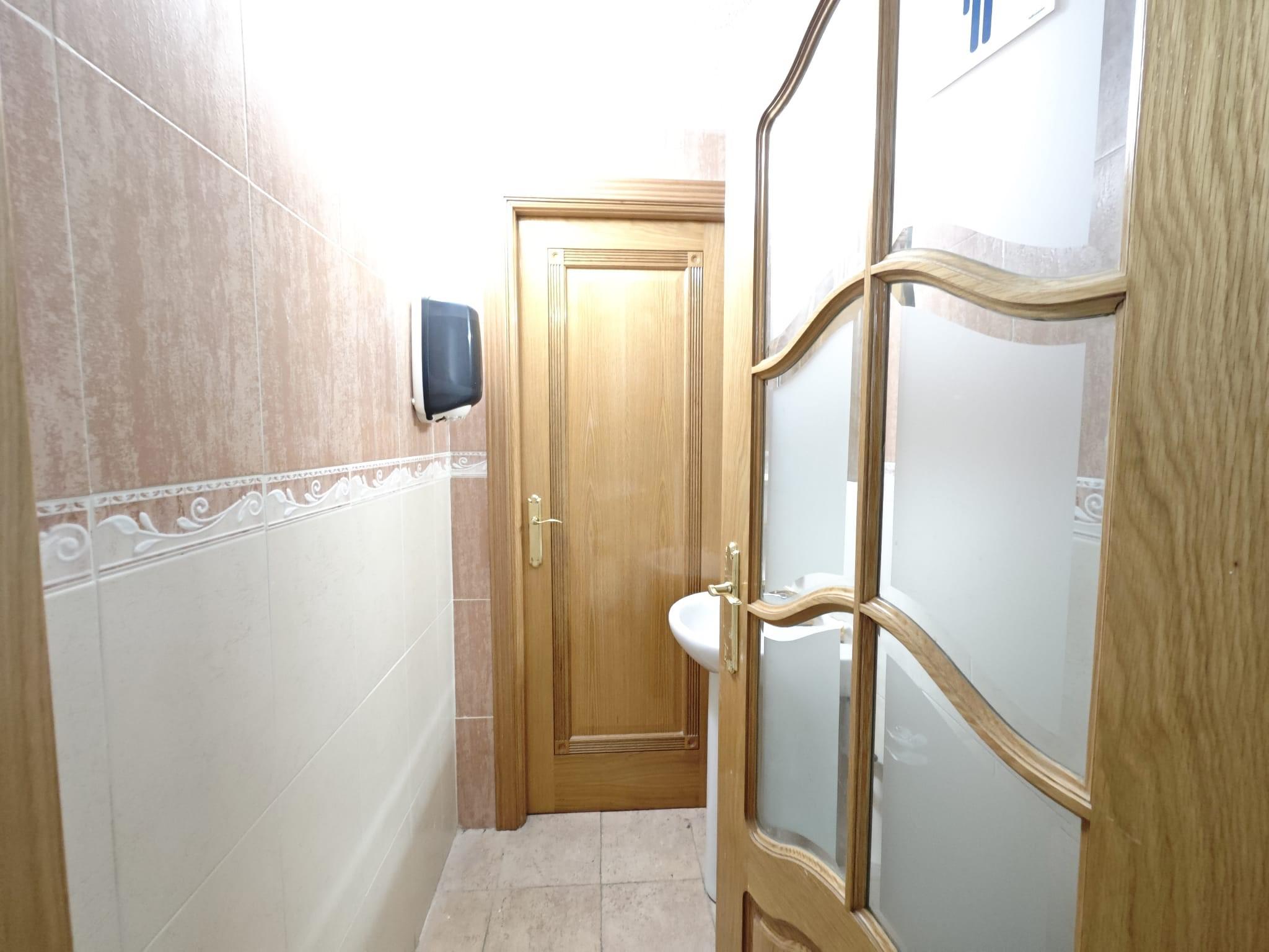 Imagen 7 Local Comercial en venta en Madrid / Centrico local en el corazon de Villa de Vallecas Imagen 7 Local Comercial en venta en Madrid / Centrico local en el corazon de Villa de Vallecas
