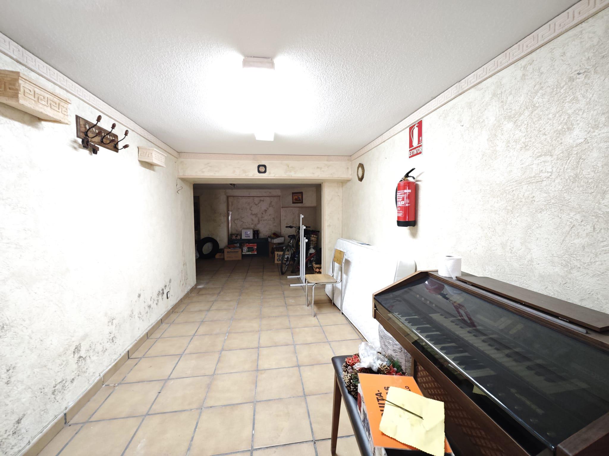 Imagen 3 Local Comercial en venta en Madrid / Centrico local en el corazon de Villa de Vallecas Imagen 3 Local Comercial en venta en Madrid / Centrico local en el corazon de Villa de Vallecas
