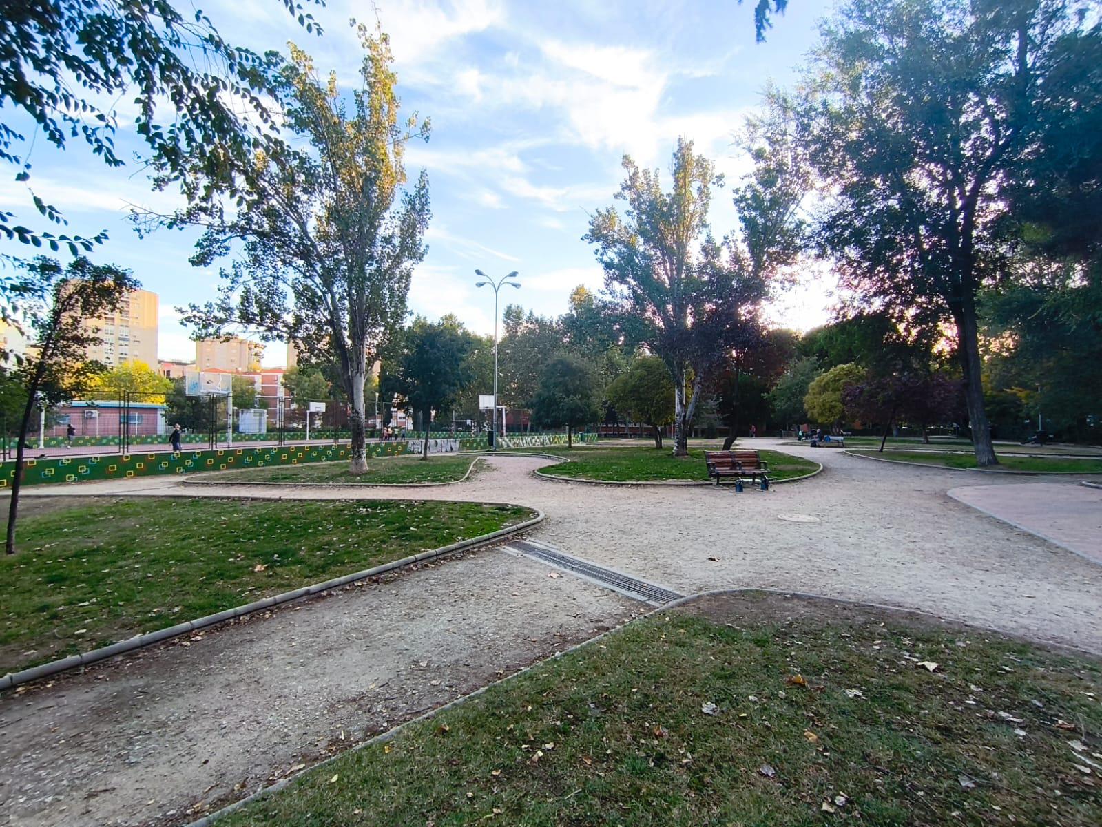 Imagen 20 Piso en venta en Madrid / Calle Agastia - zona San Juan Bautista - Ciudad Lineal